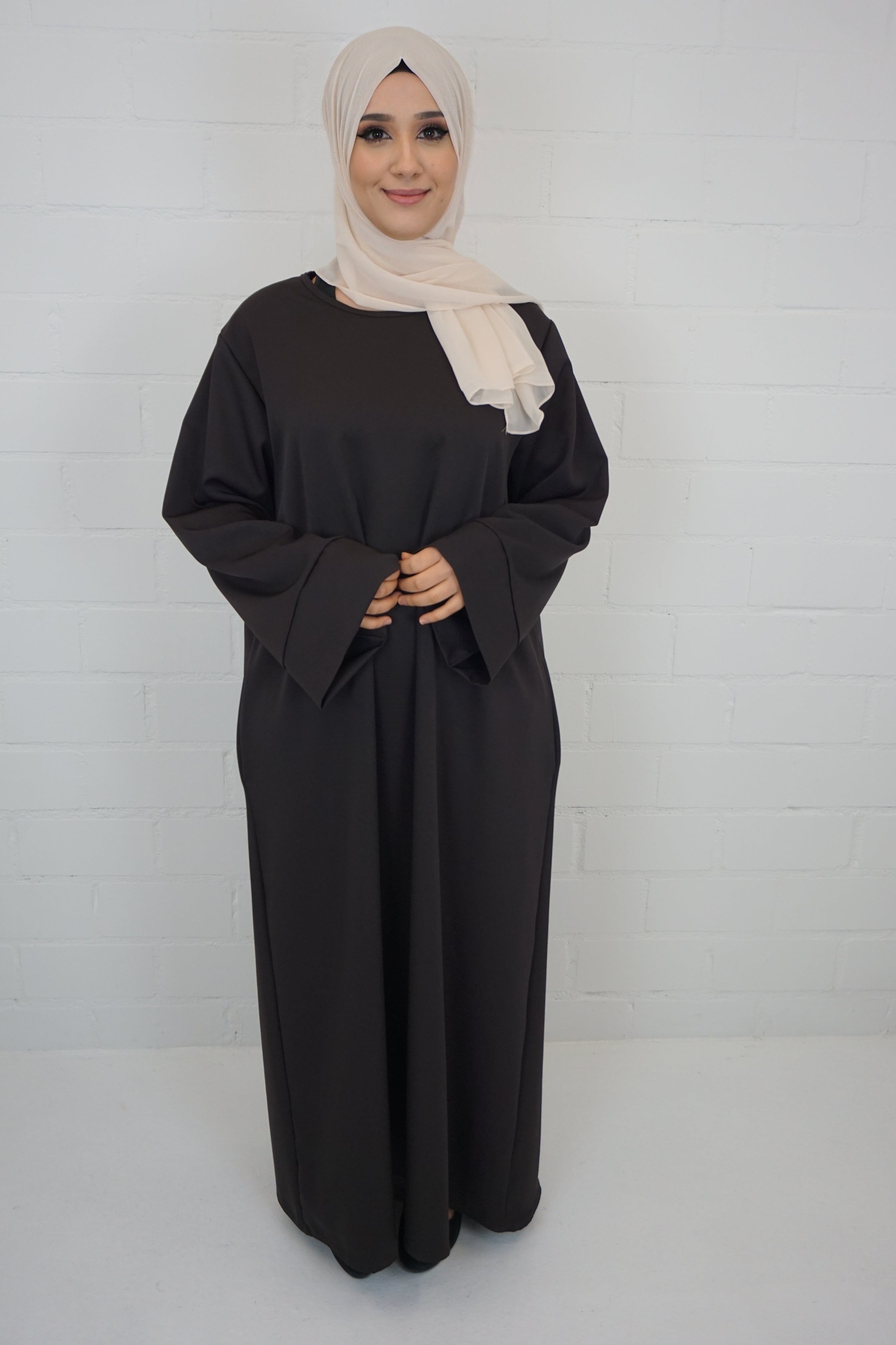 Abaya Amara Schwarz