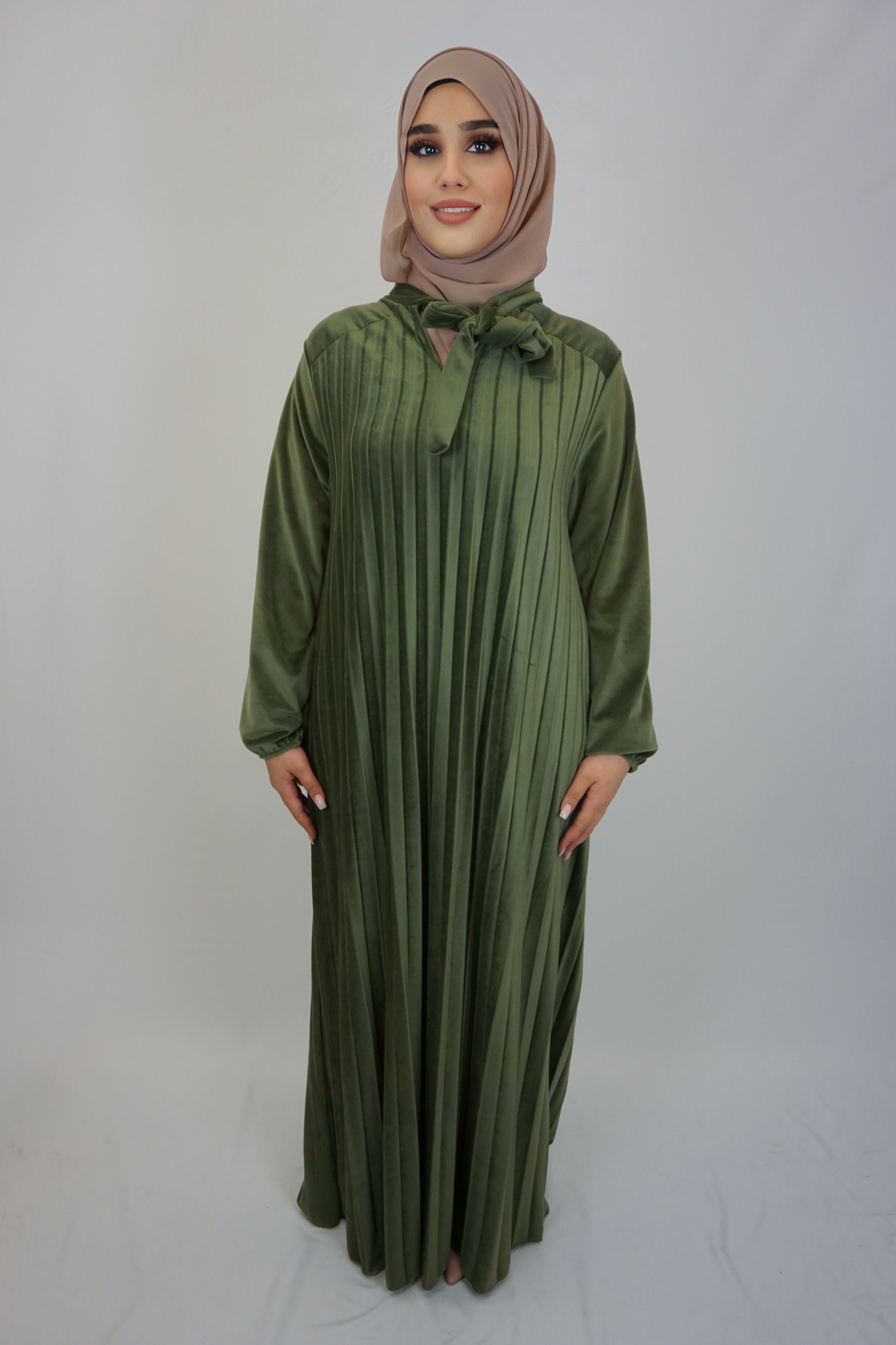 glow-green-abaya