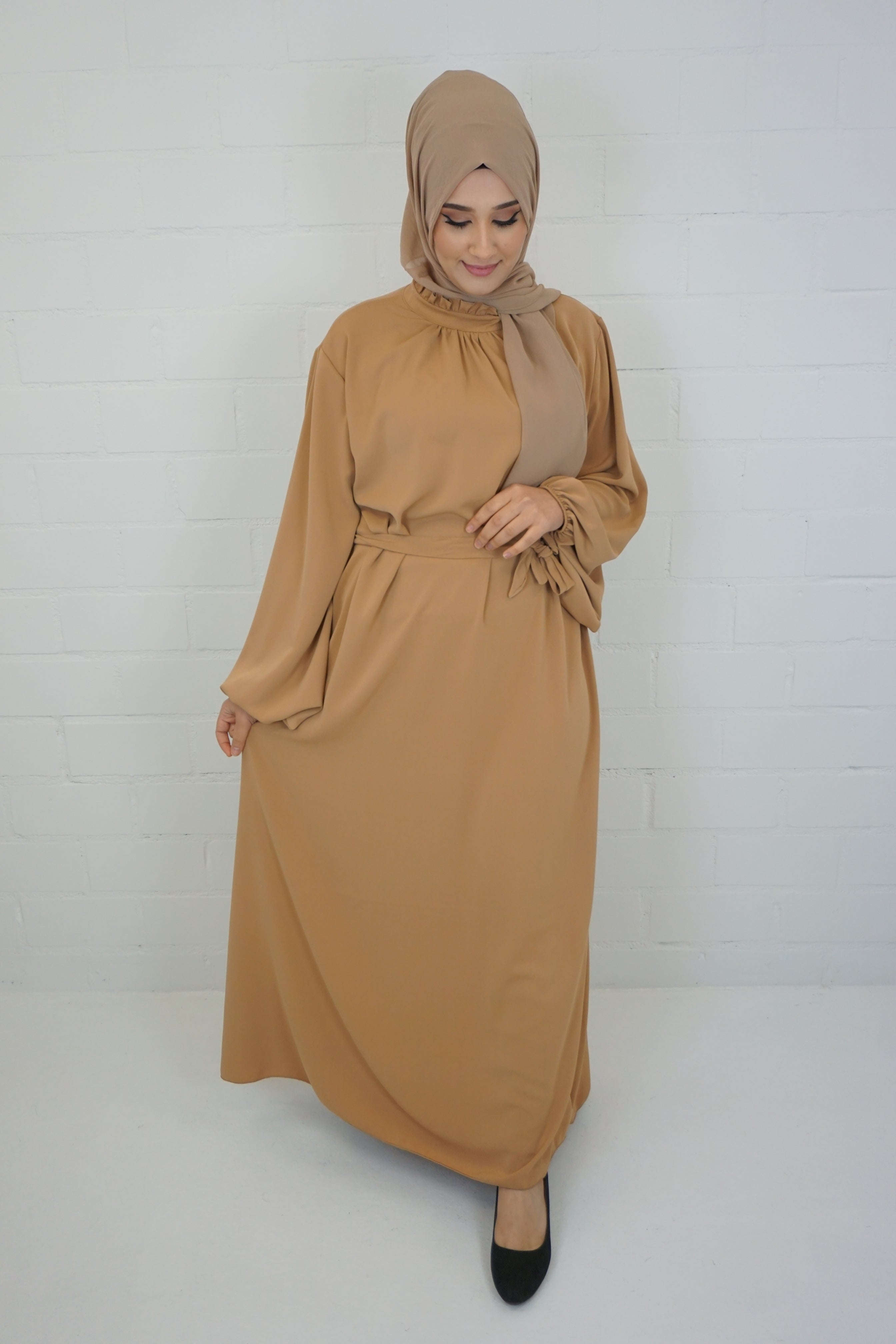 Abaya Nadira Karamell