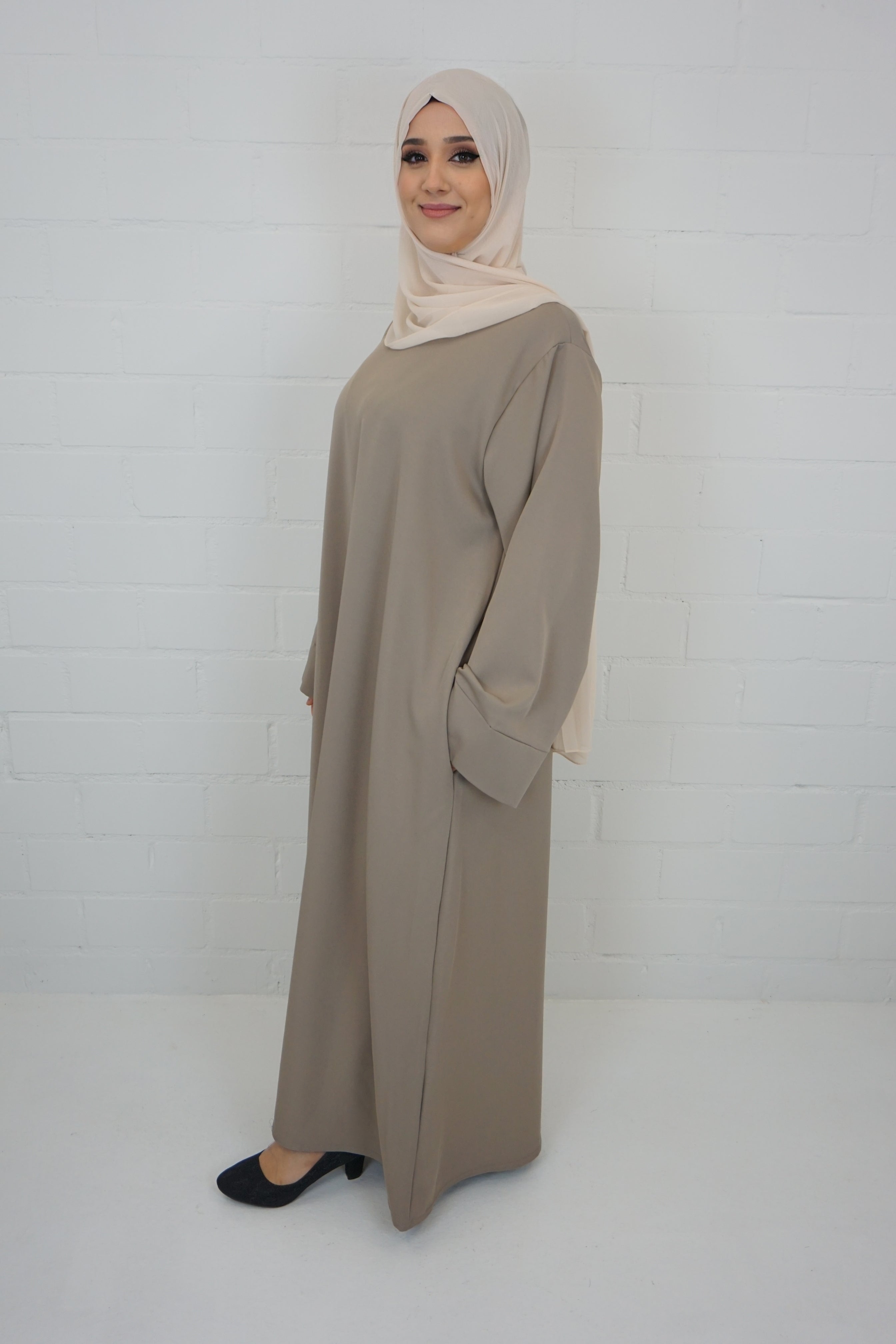 Abaya Amara Schlammgrau