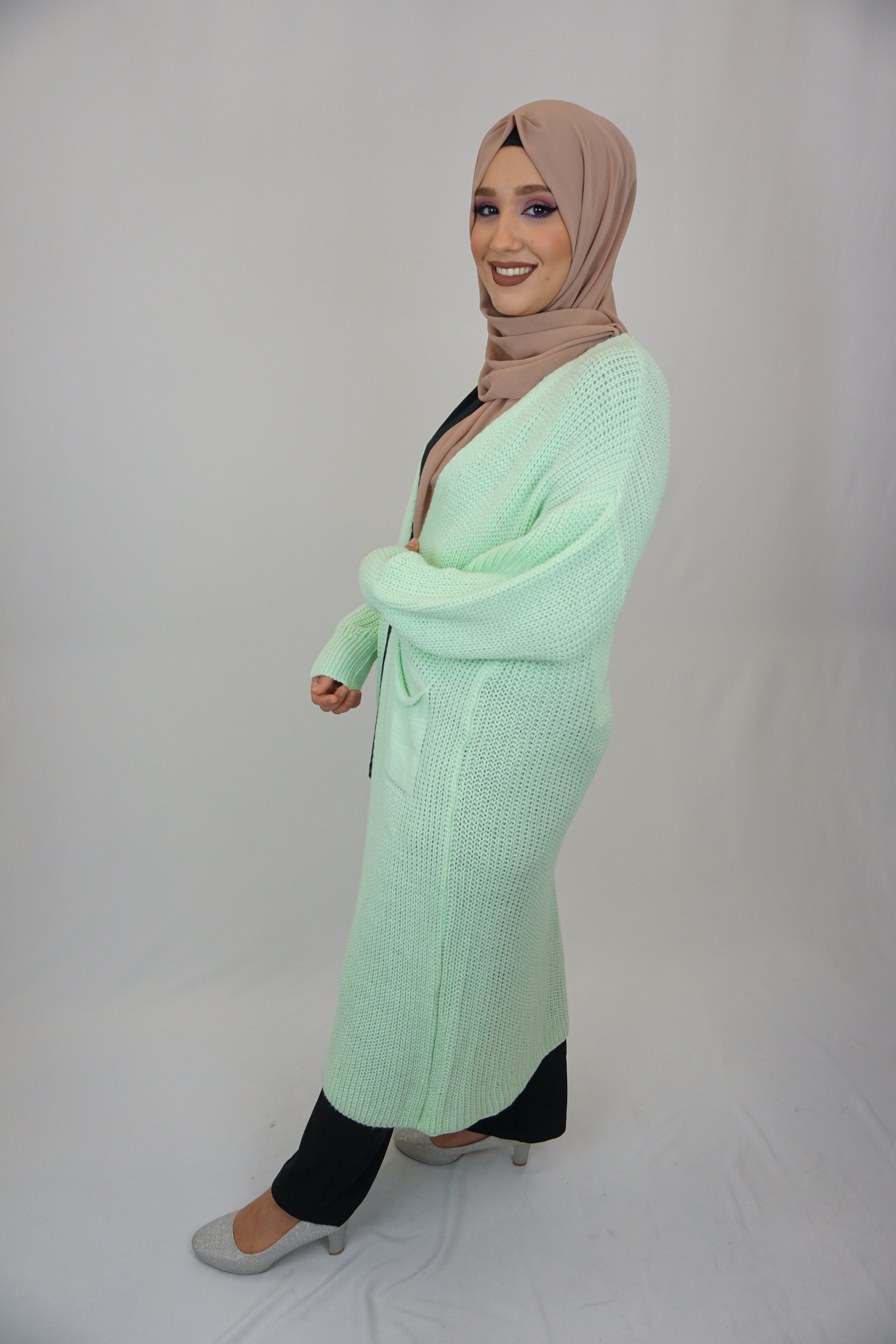 Maxi Cardigan Mahnoor Pistaziengrün