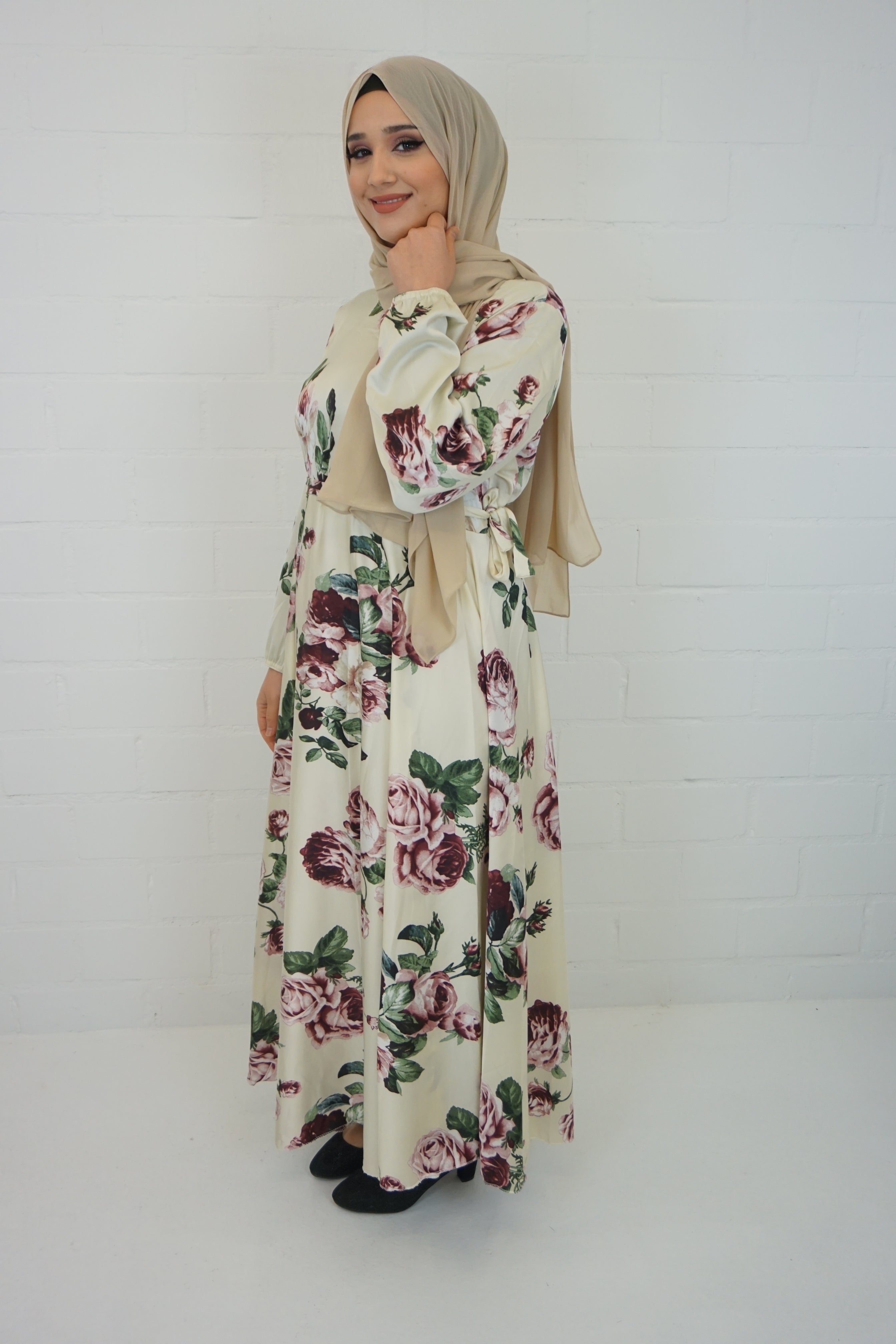Abaya Qareema Beige