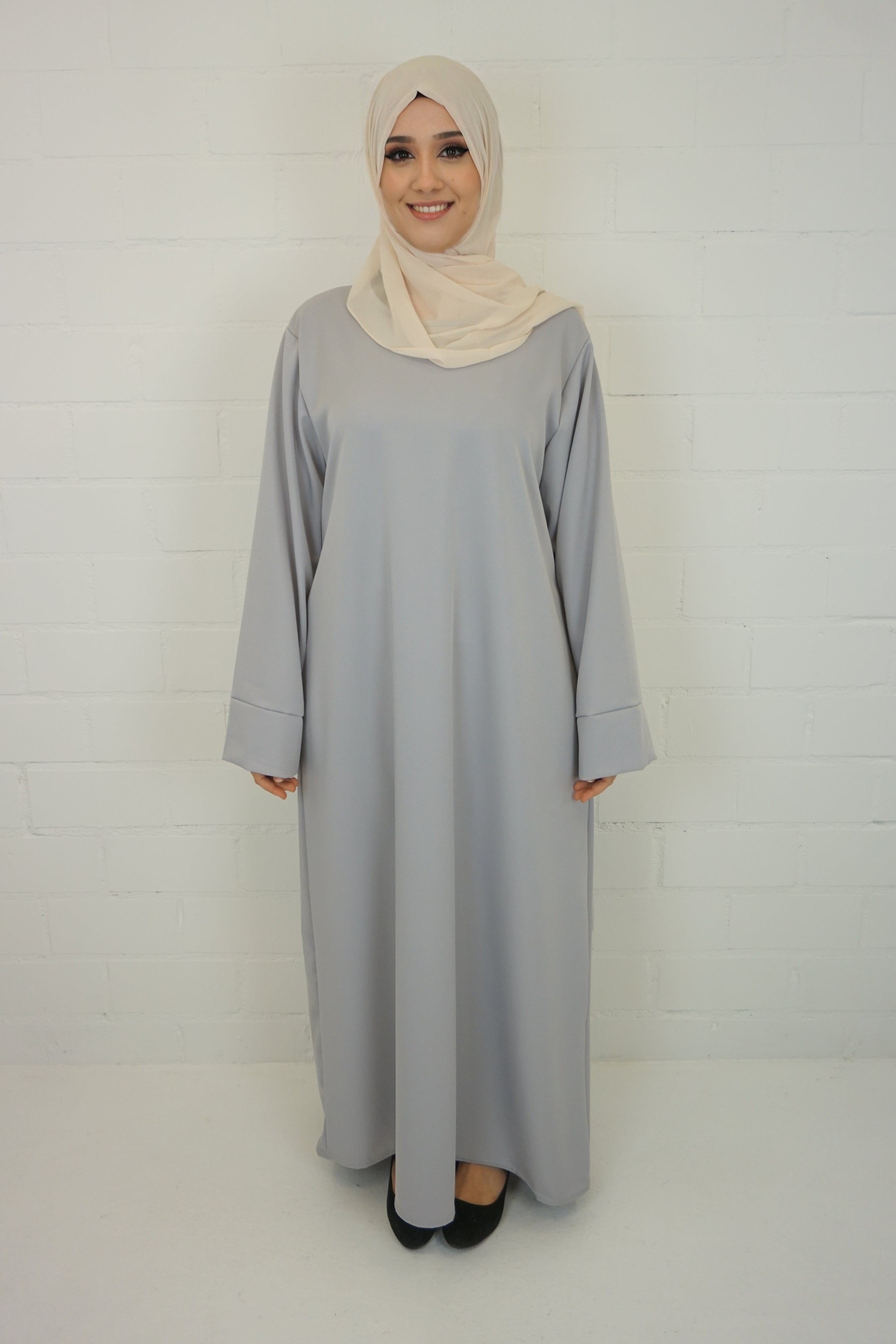 Abaya Amara Silbergrau