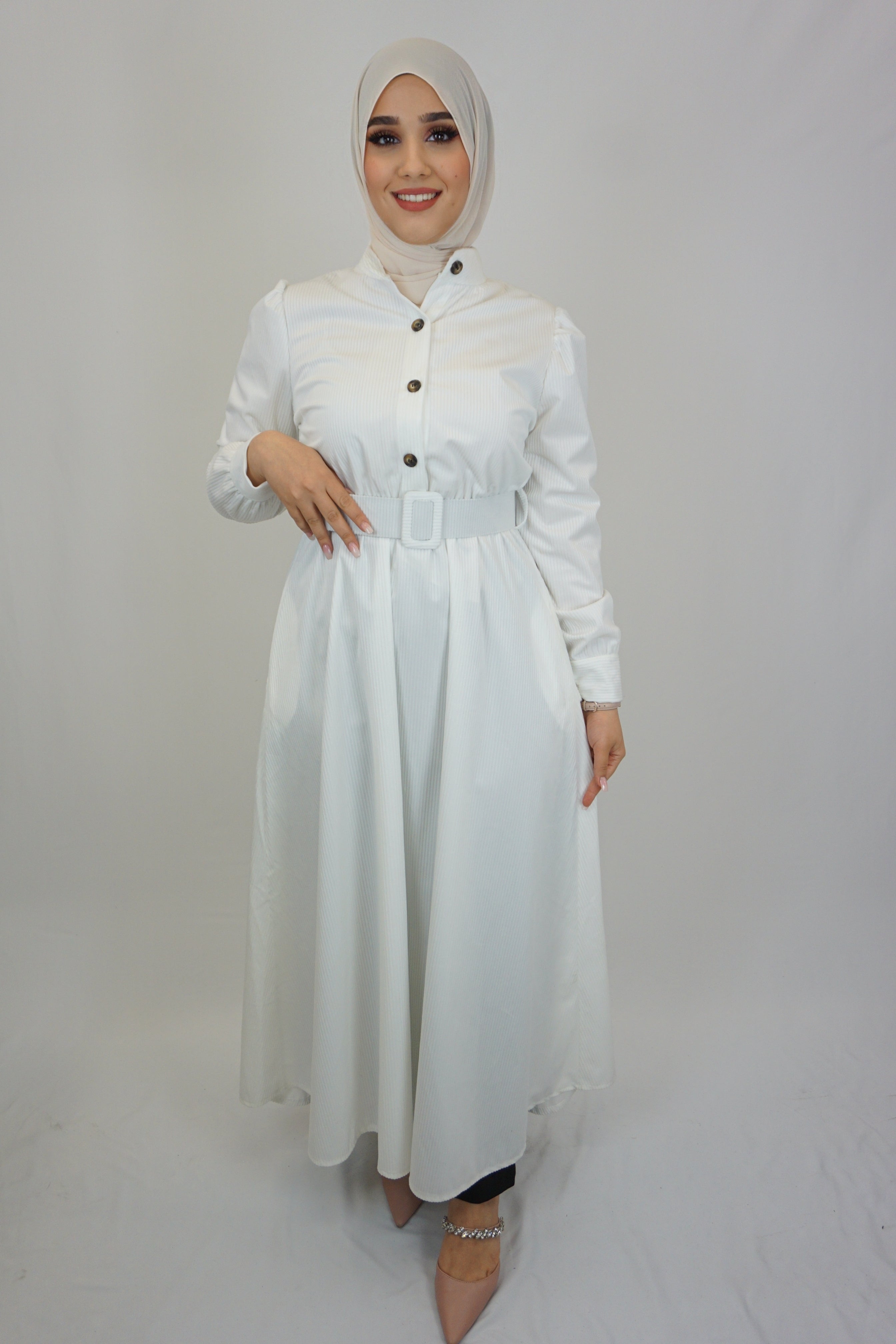 Kort Kleid Weiß – Eleganz in minimalistischem Design