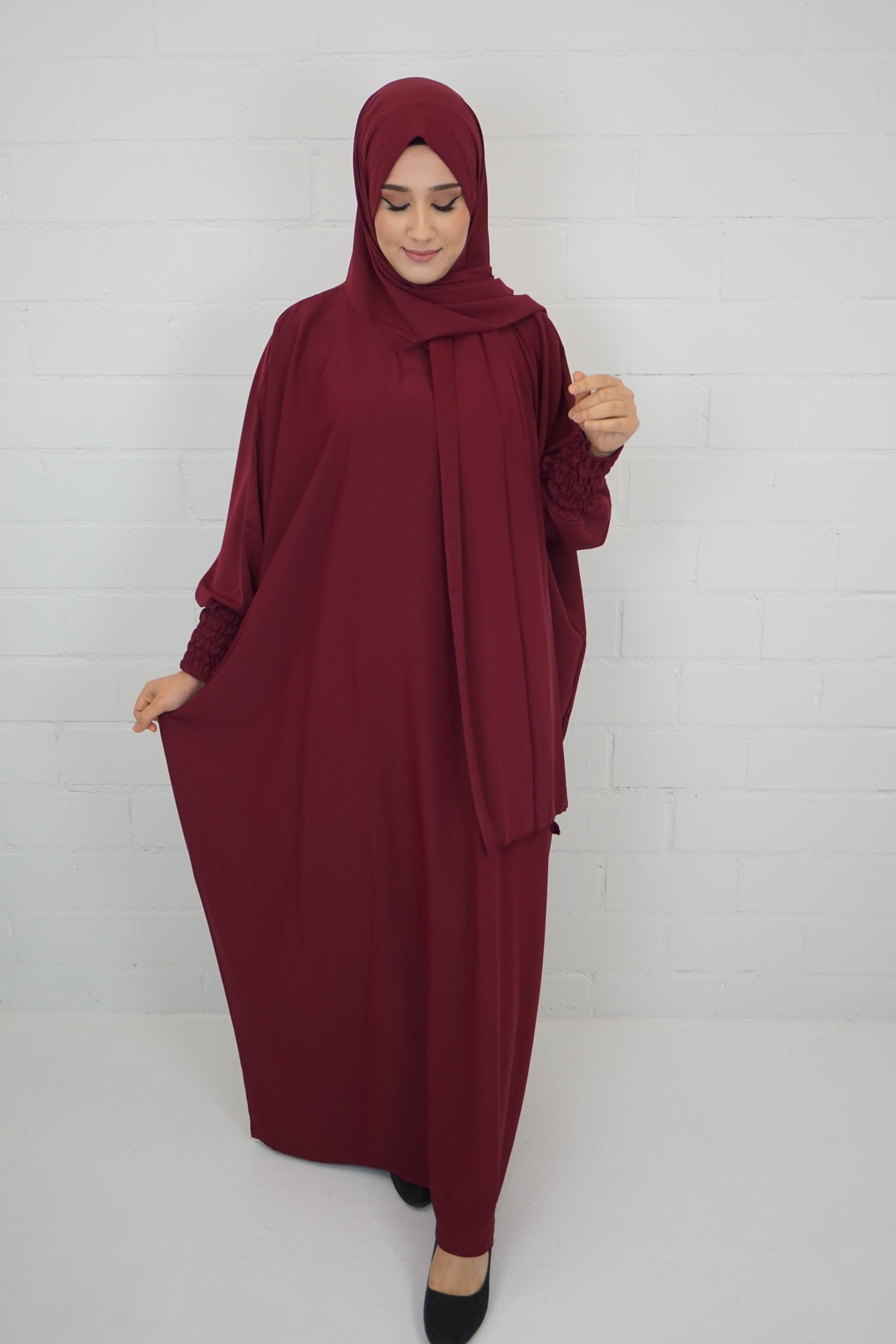Hijab-Abaya 2 Bordeaux