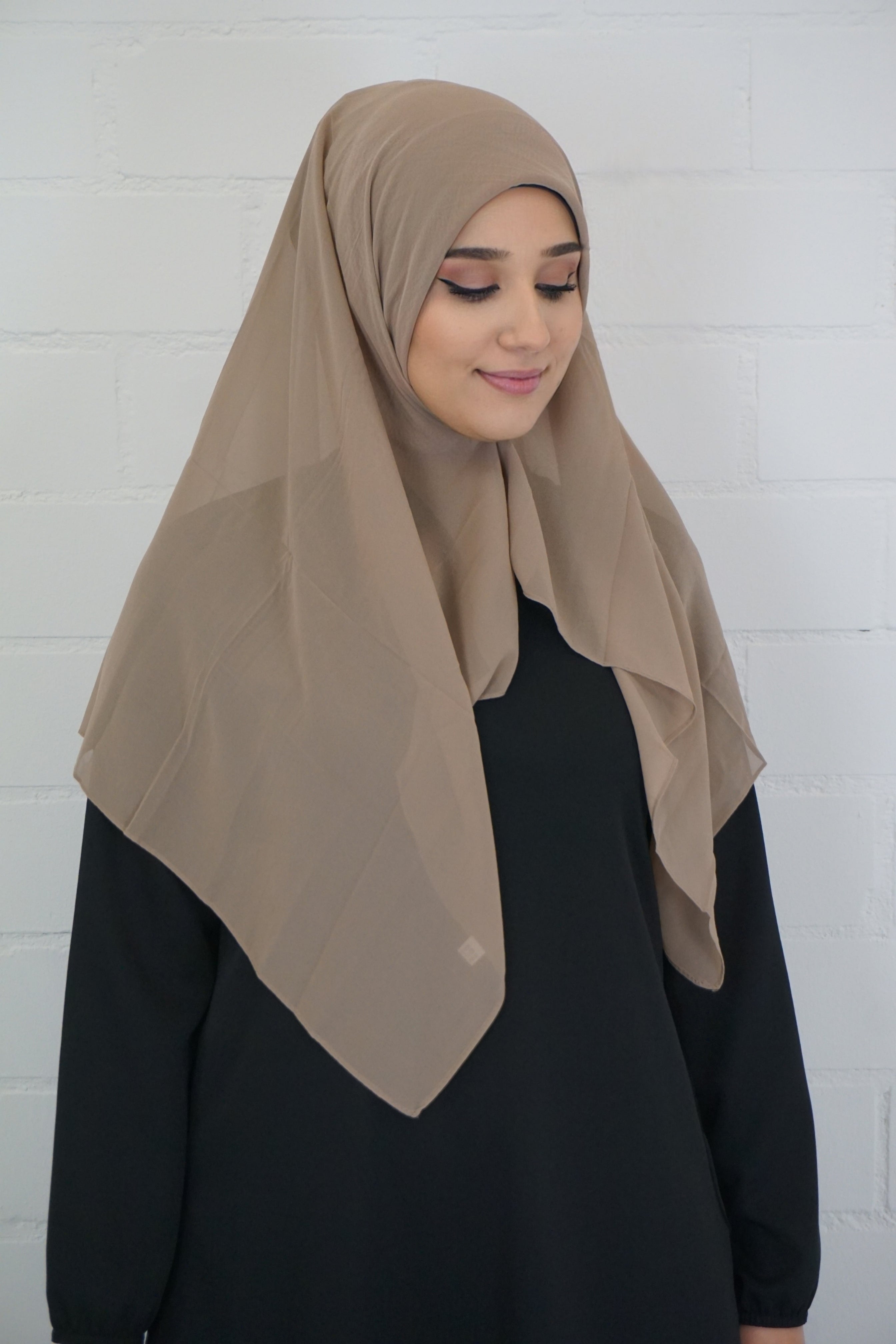 Chiffon Quadrat Hijab Schlammbraun