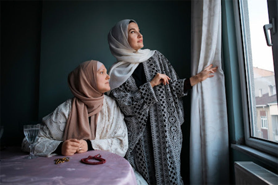 Hijab Kleidung: Modest Fashion Trends für Muslimische Frauen an Eid & im Alltag