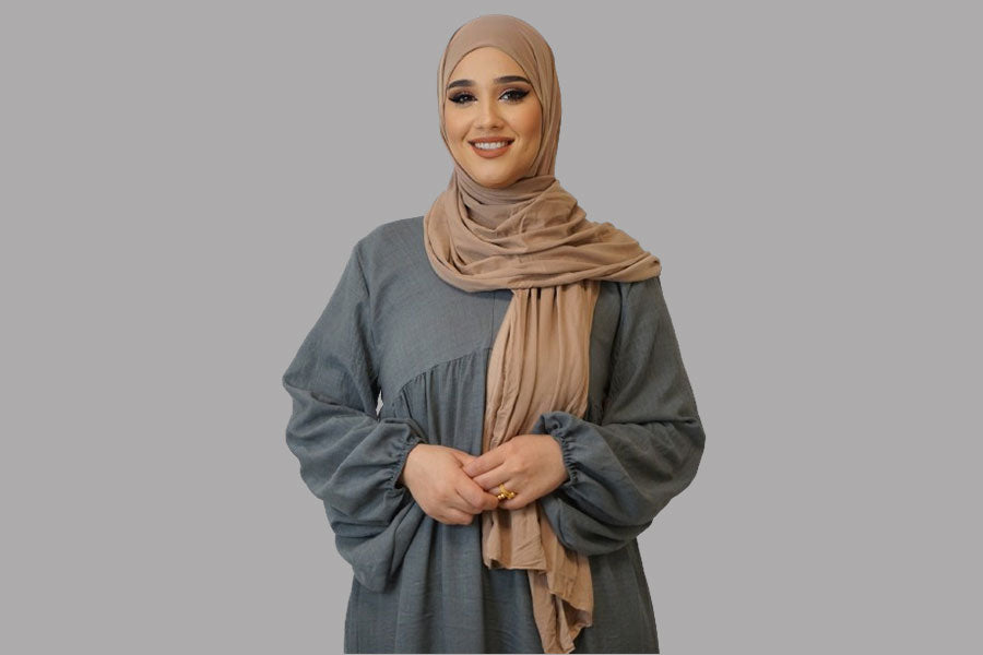 Moderne Abaya - Stilführung: Offene vs. Geschlossene Abayas