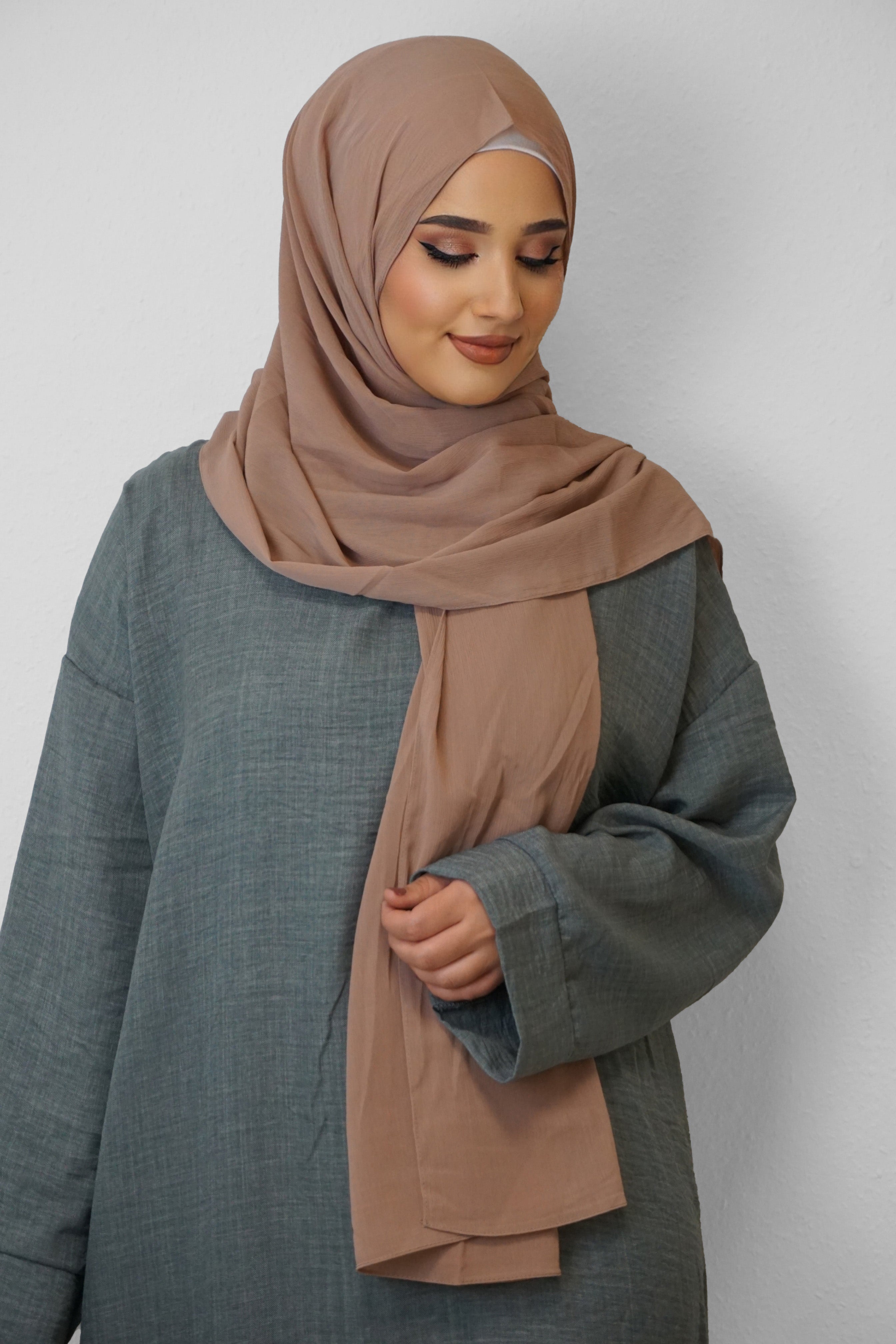 Crinkle Premium Chiffon Hijab Cappuccino