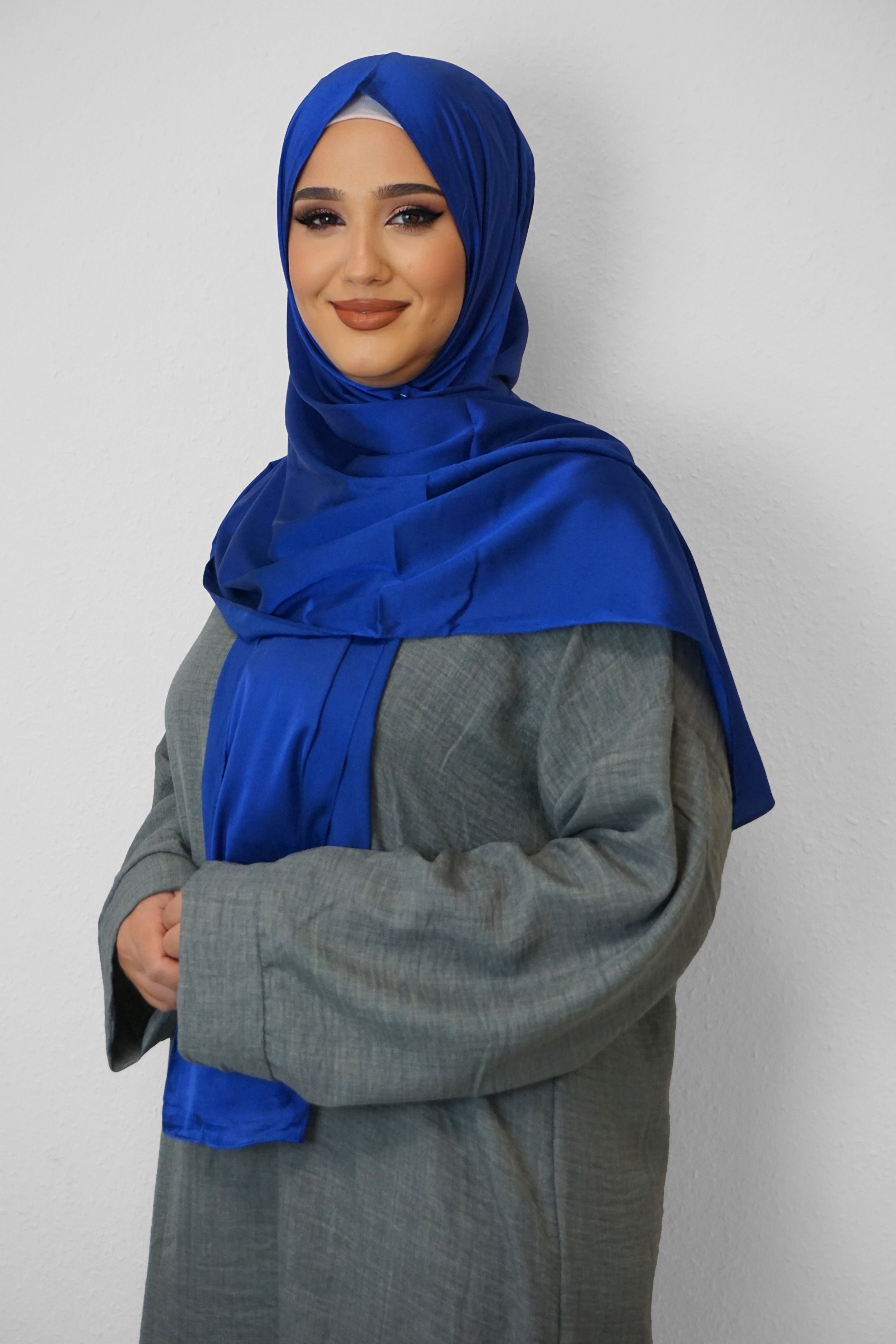 Satin Classic Hijab Royalblau