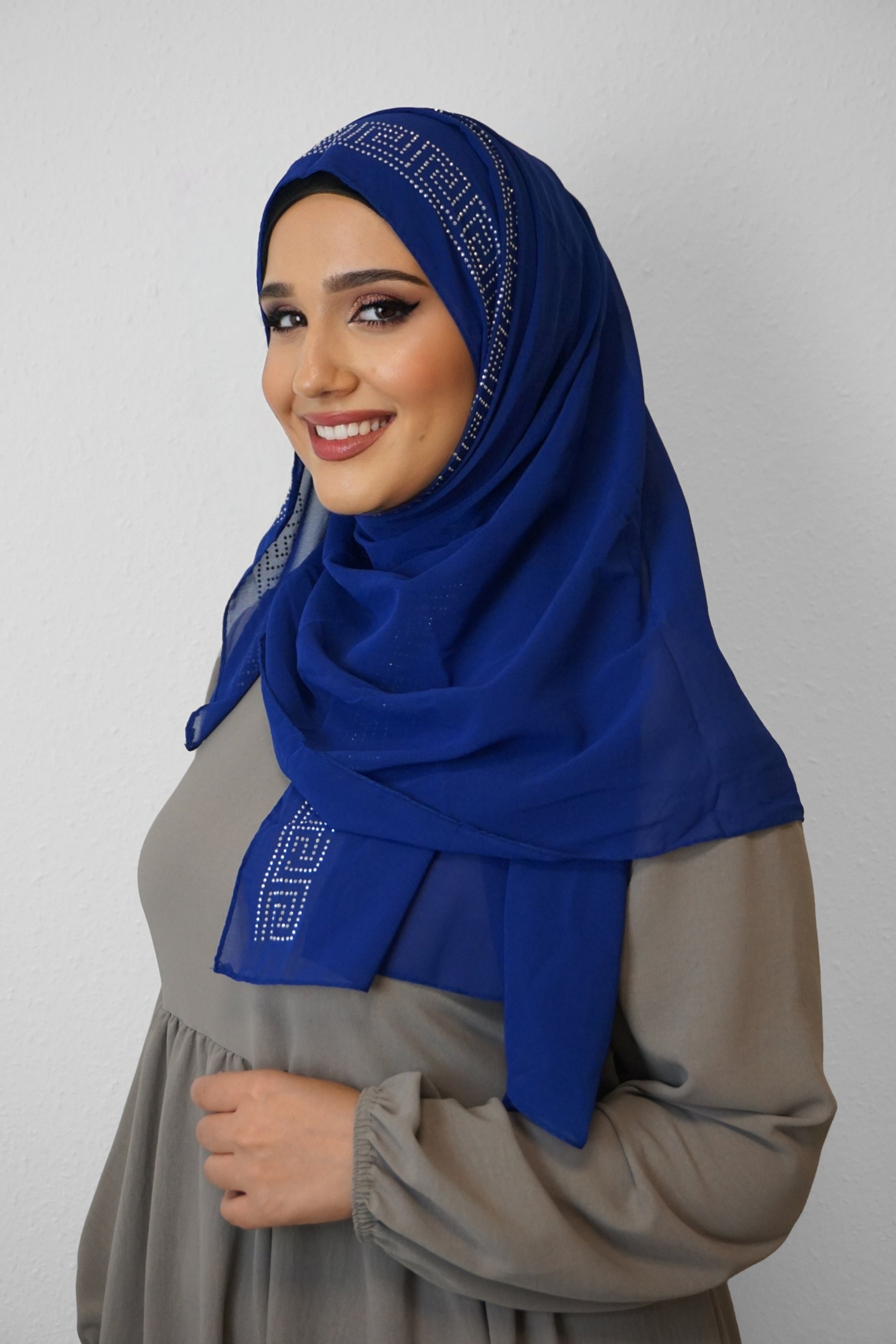 Chiffon Diamond Hijab Leuchtblau