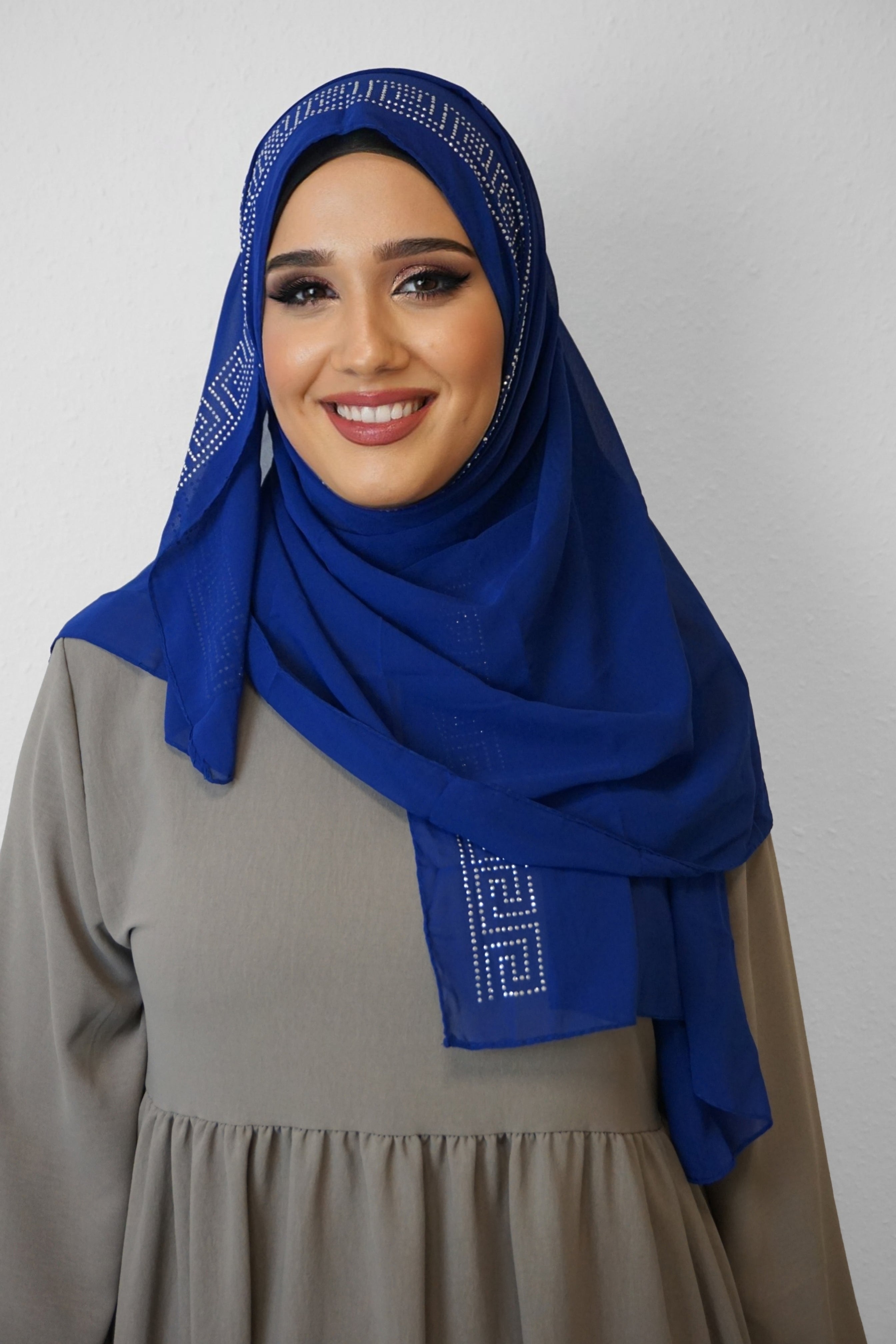 Chiffon Diamond Hijab Leuchtblau