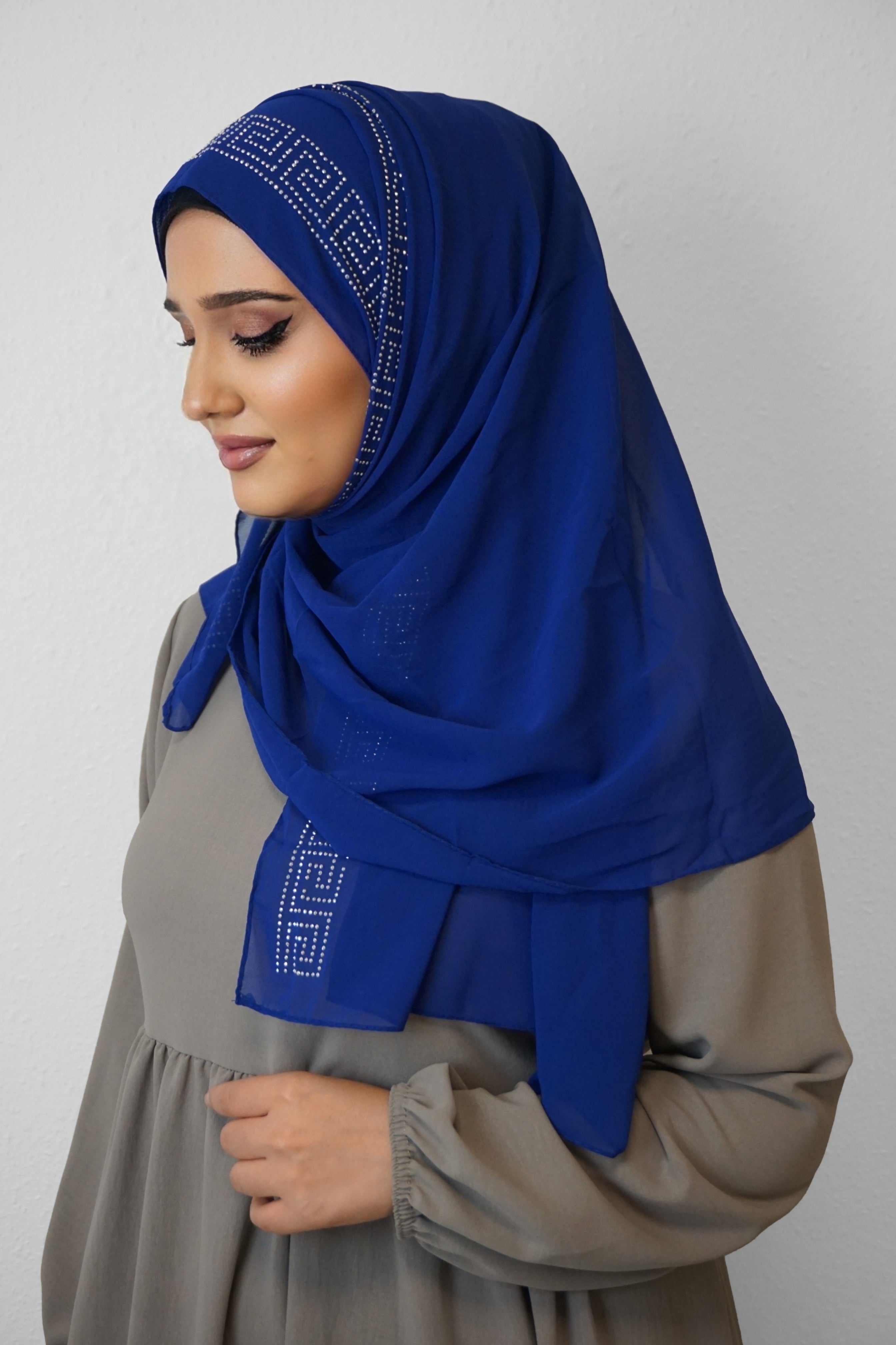 Chiffon Diamond Hijab Leuchtblau