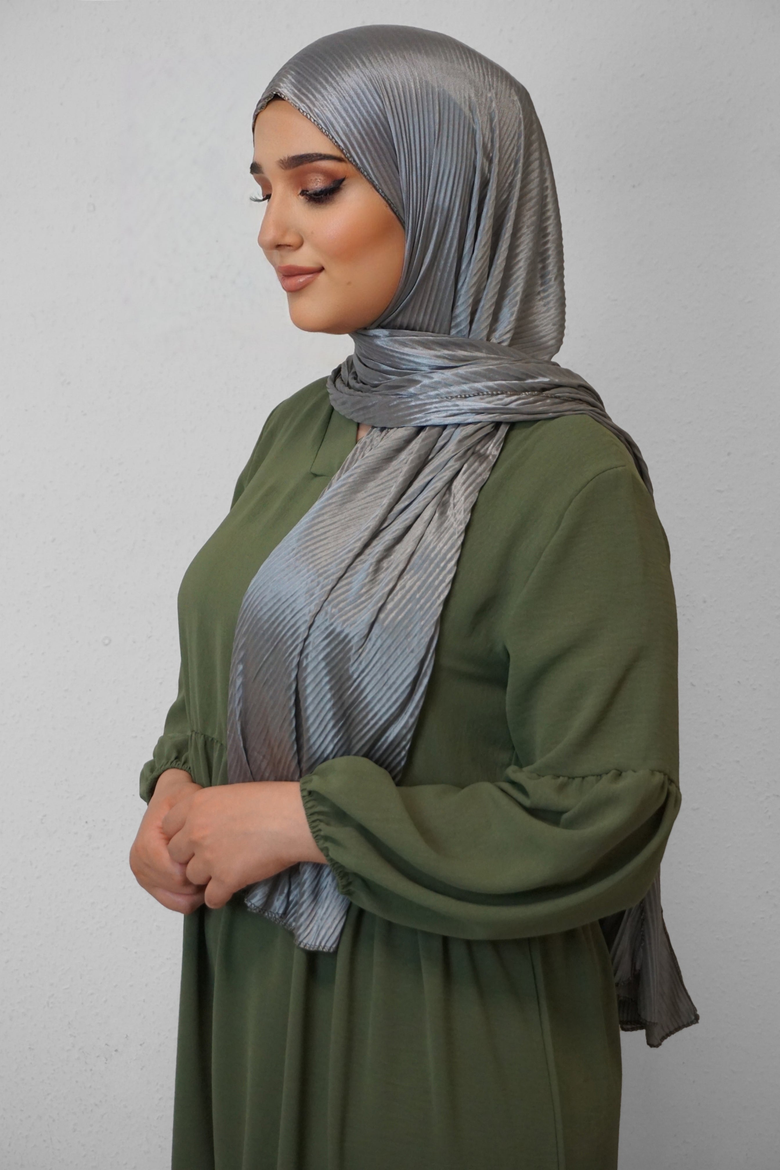 Satin Hijab Plissiert Silber