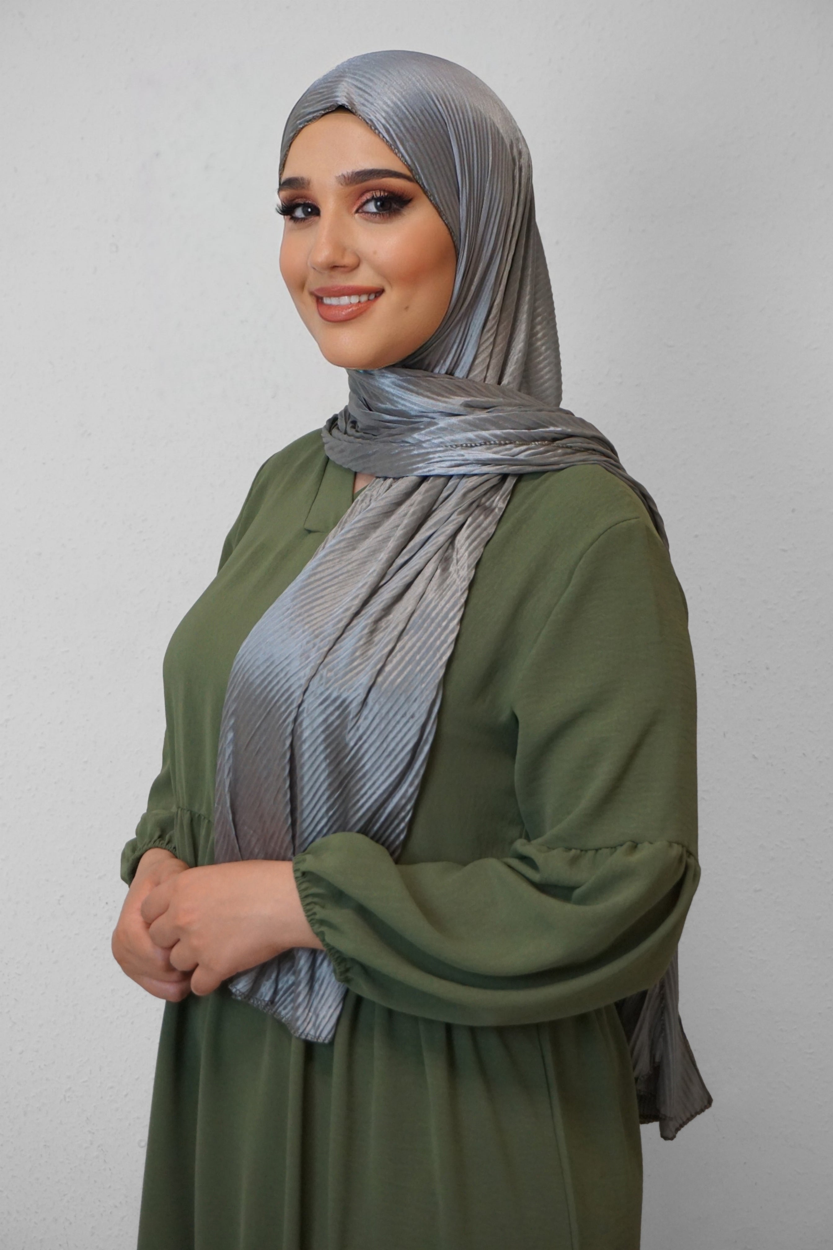 Satin Hijab Plissiert Silber