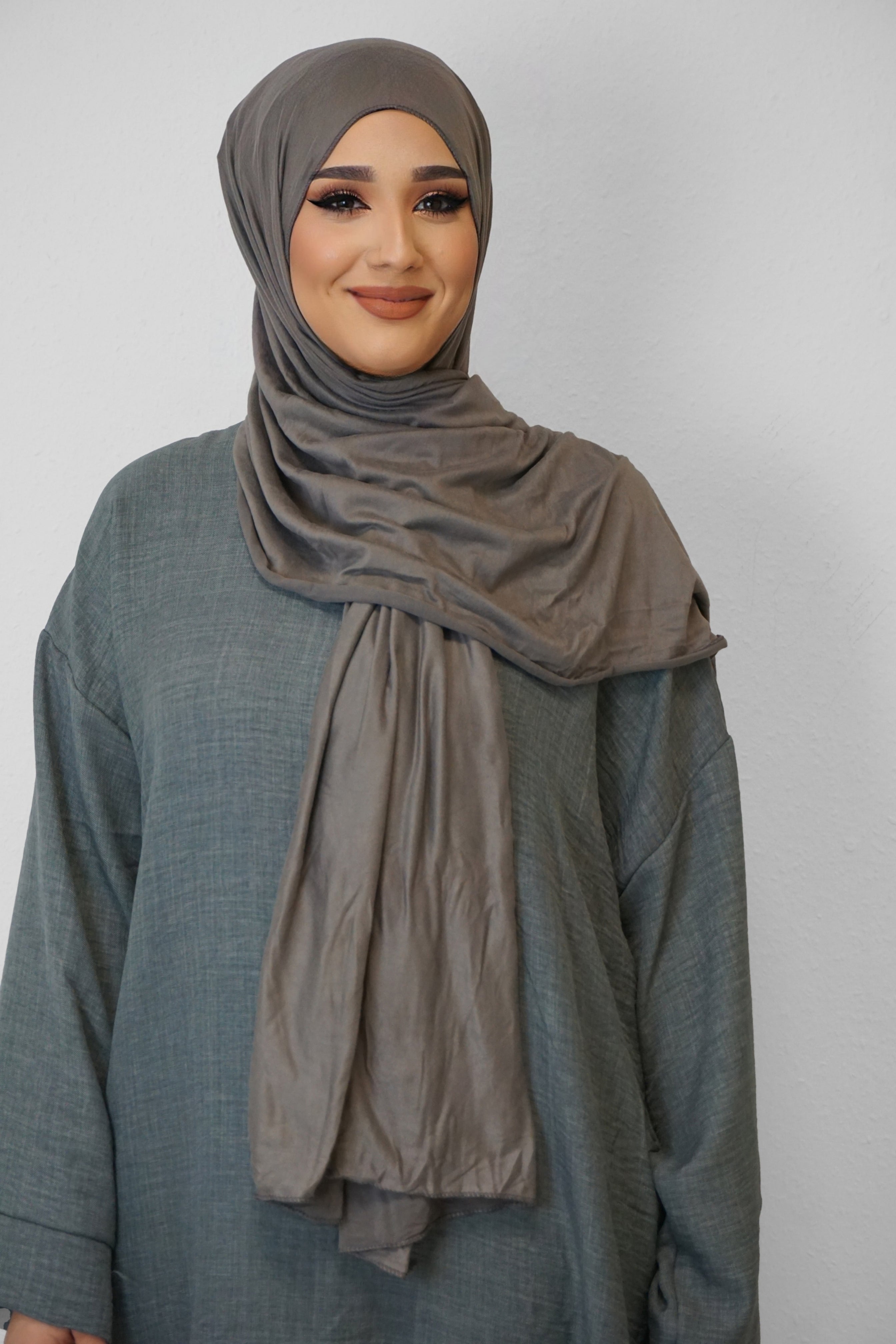 Jersey Hijab Fiza Dark-Taupe