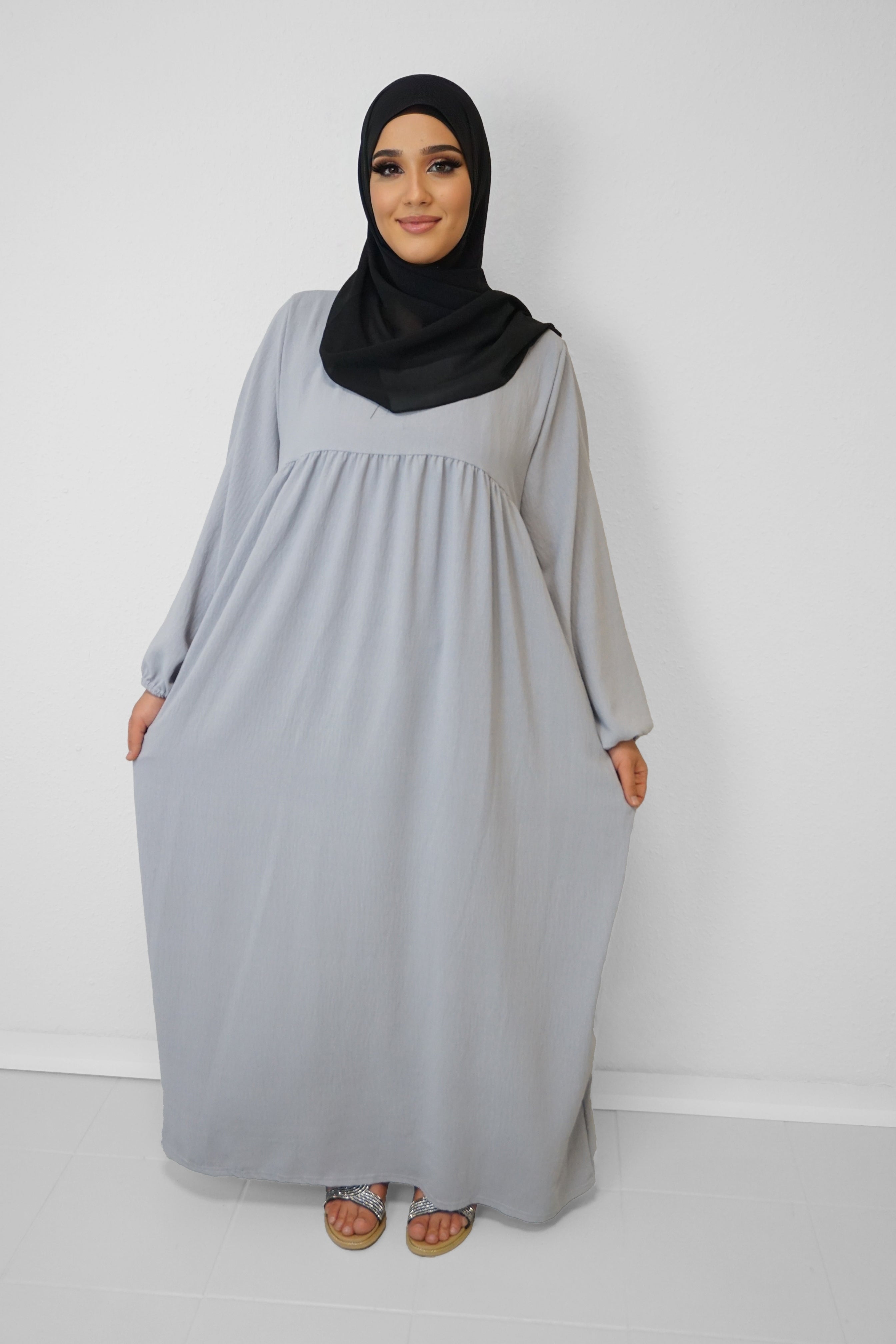 Abaya Faryal Hellgrau