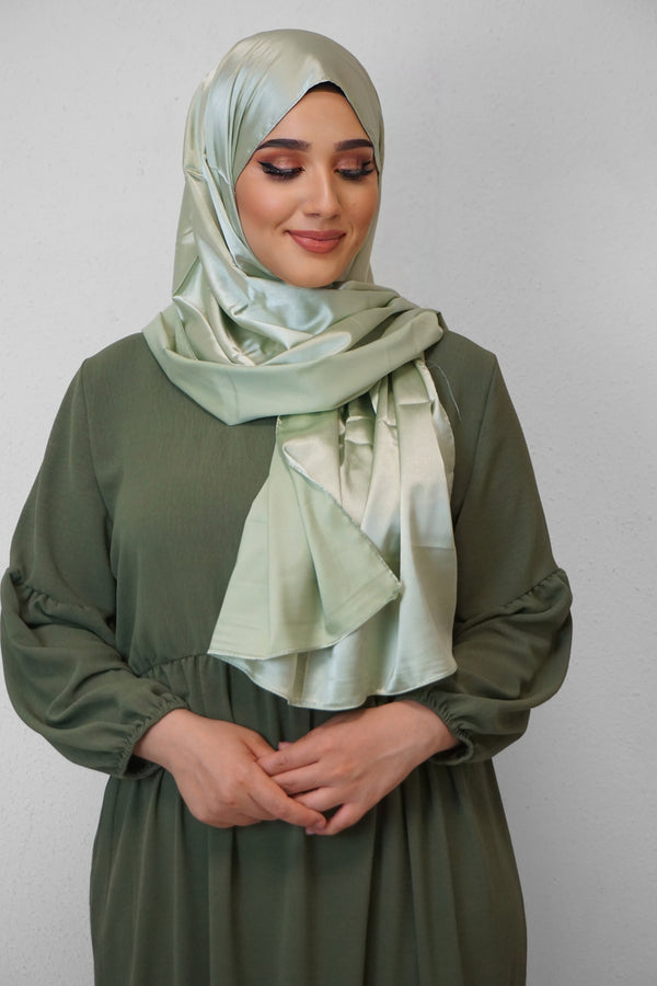 Satin Classic Hijab Pistazie