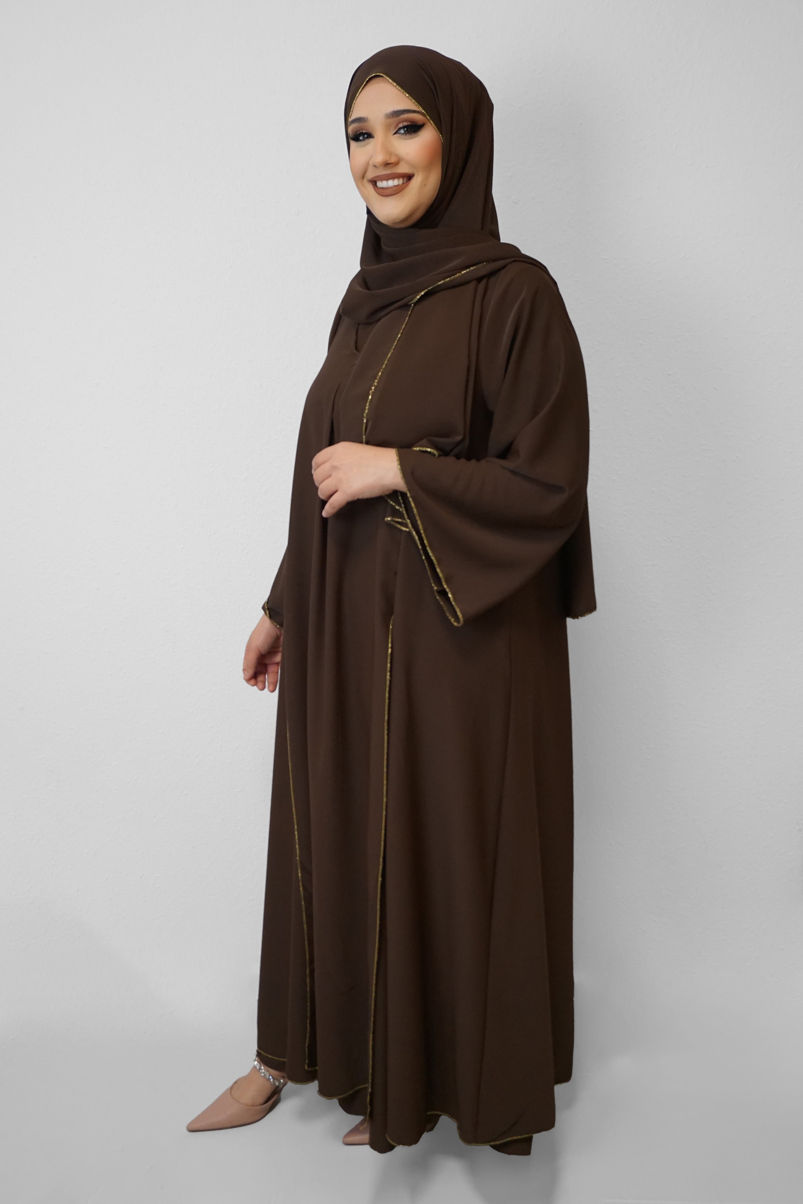 Abaya Muna Braun