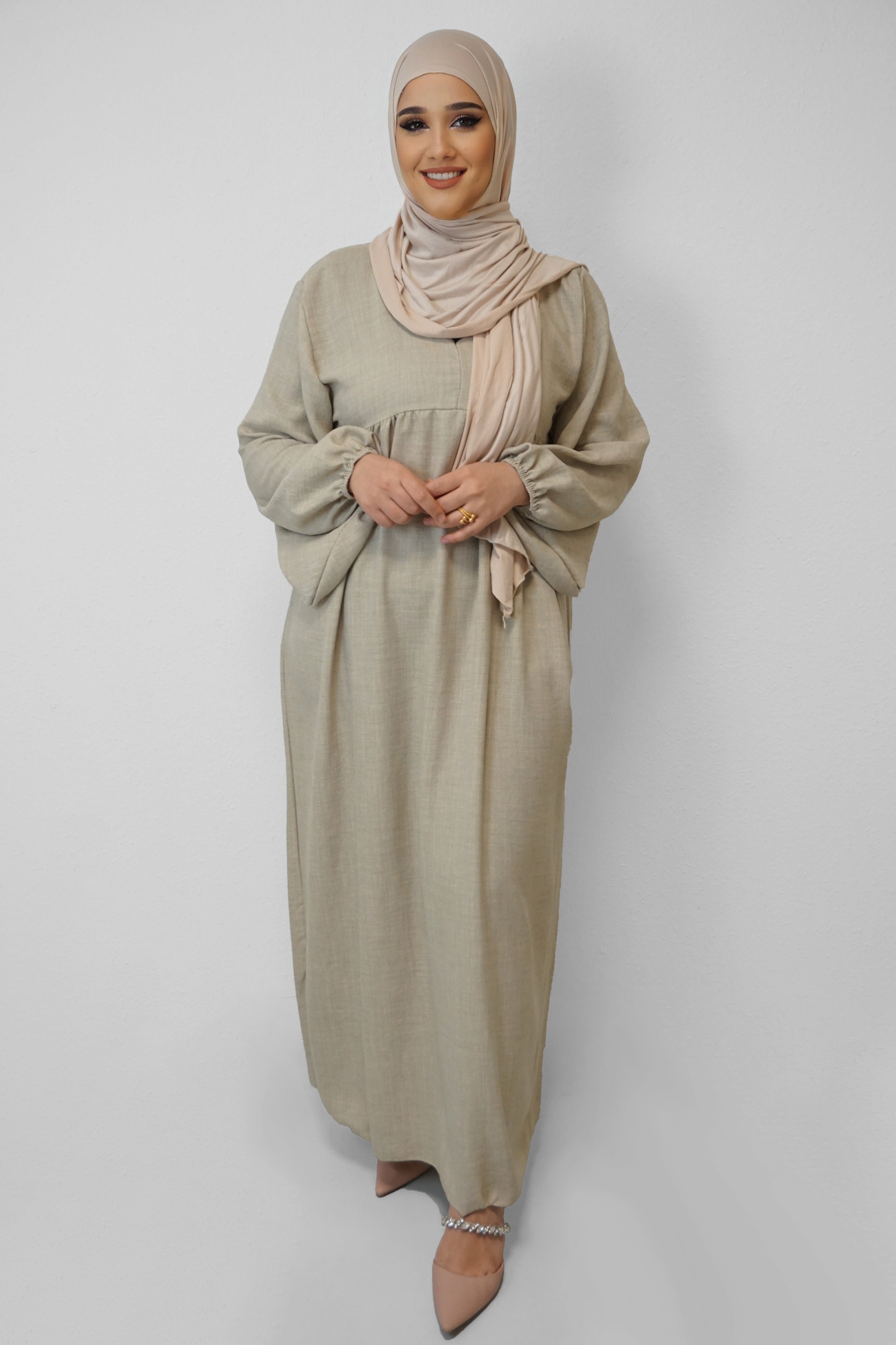 Abaya Monauwra Sand