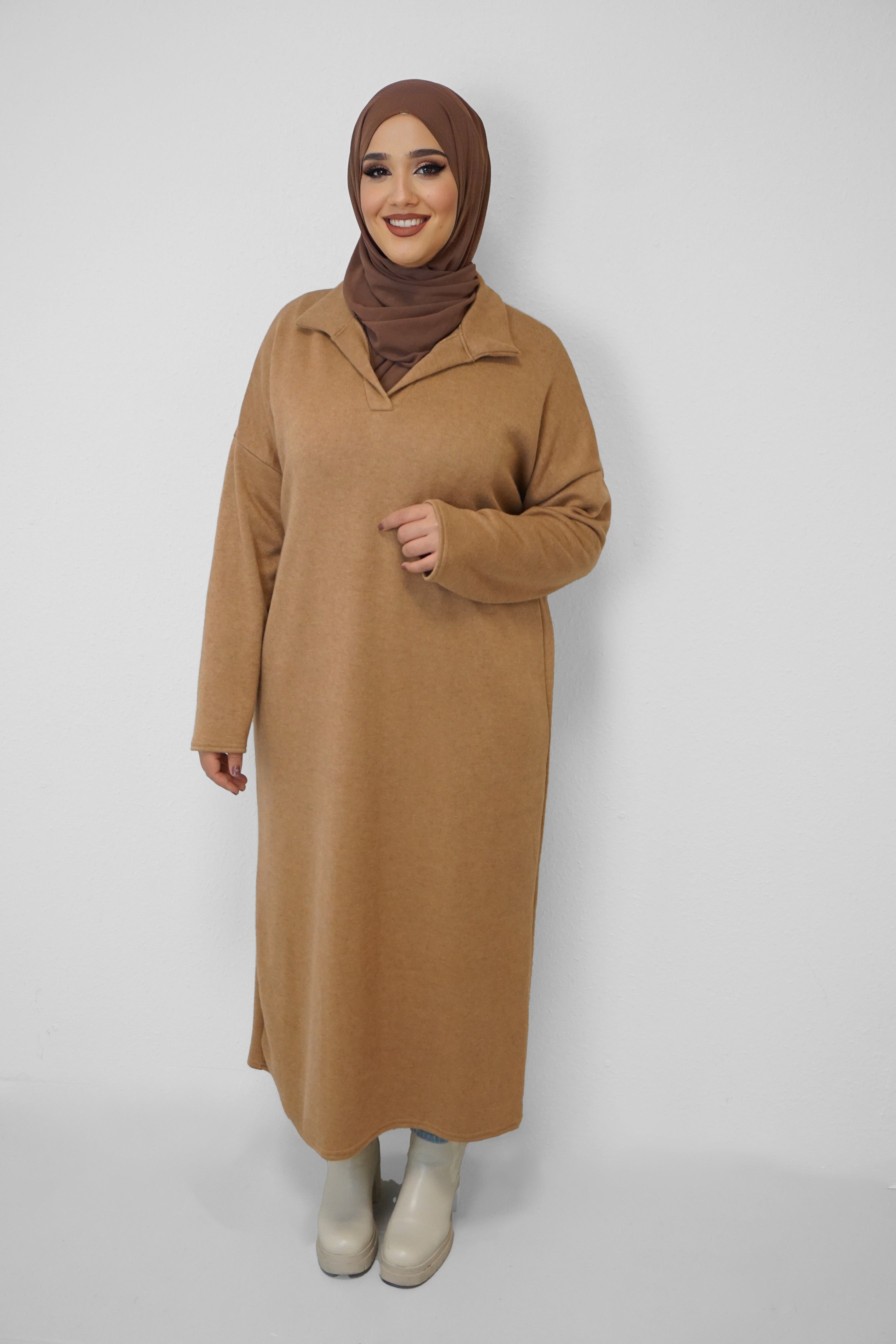 Maxi Strick-Kleid Dima Camel