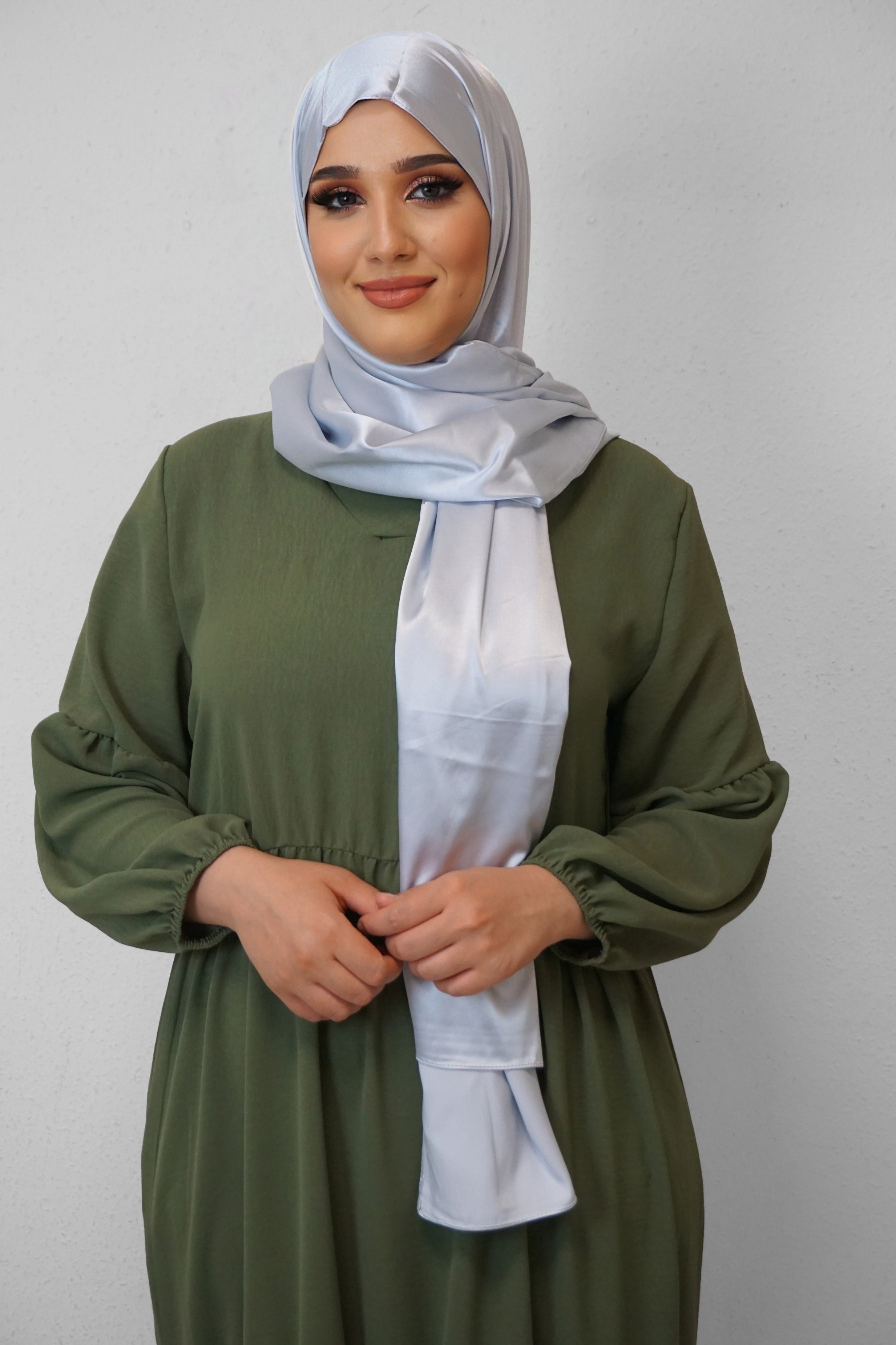 Satin Classic Hijab Silber