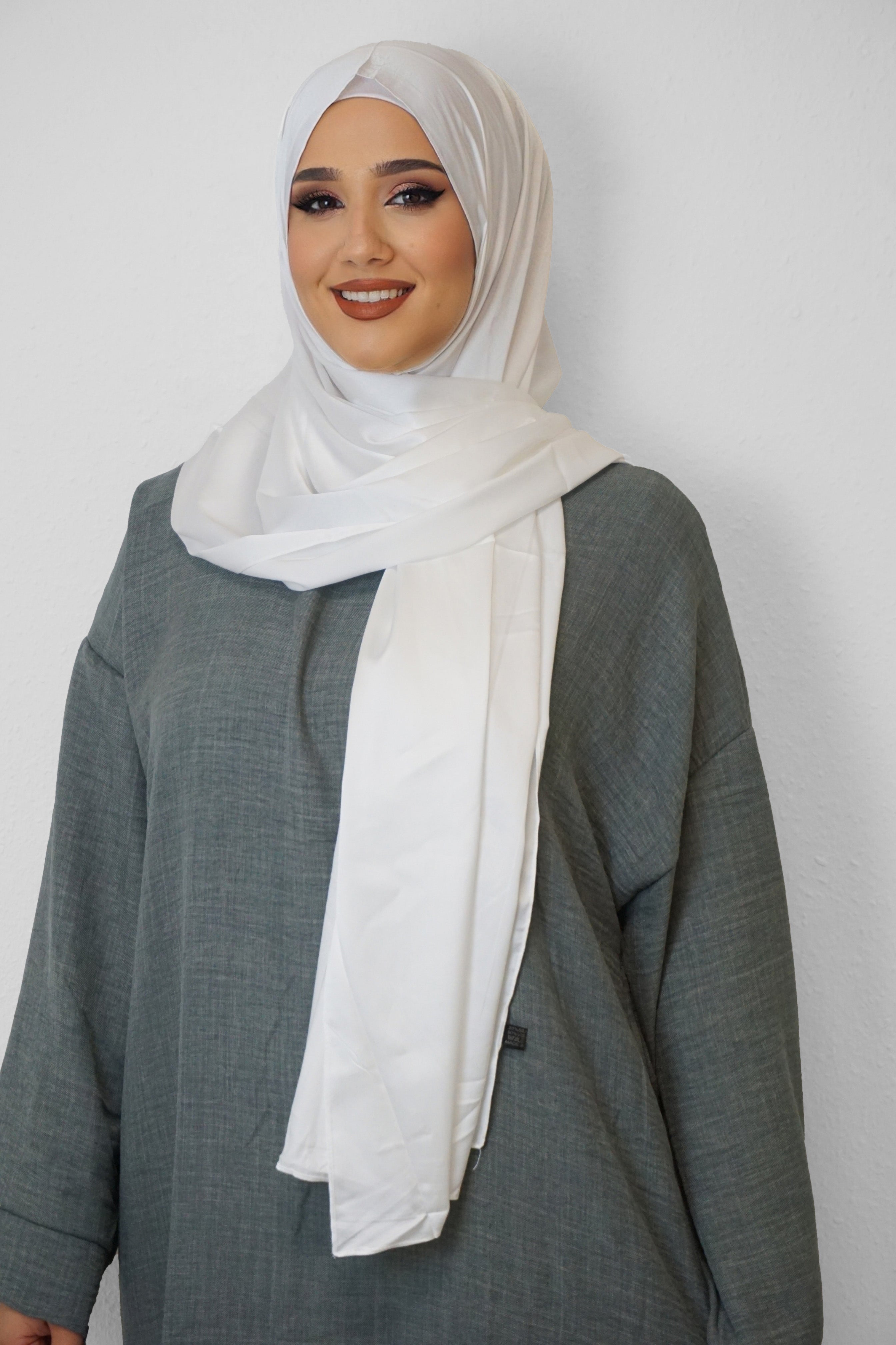 Satin Classic Hijab Weiss