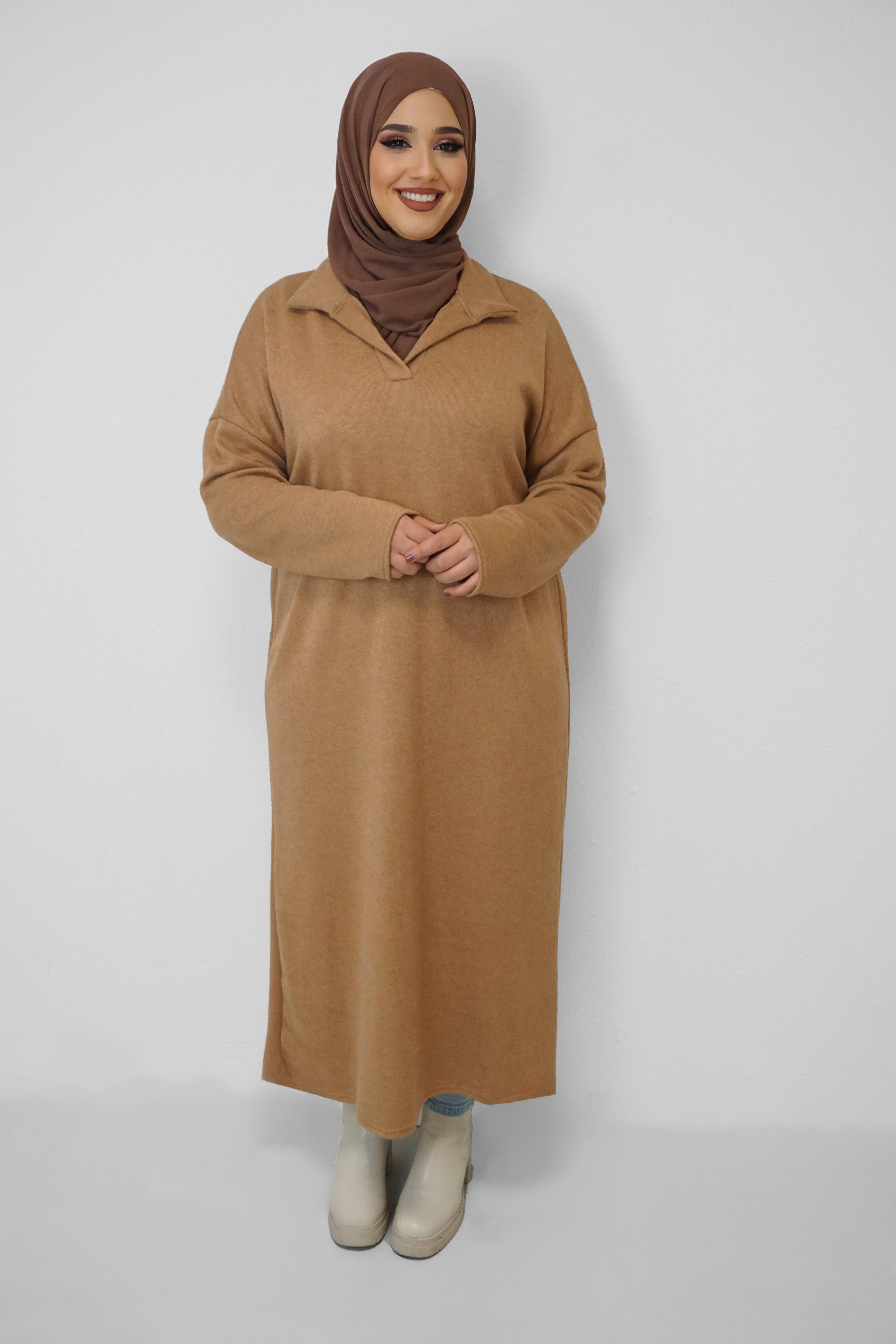 Maxi Strick-Kleid Dima Camel