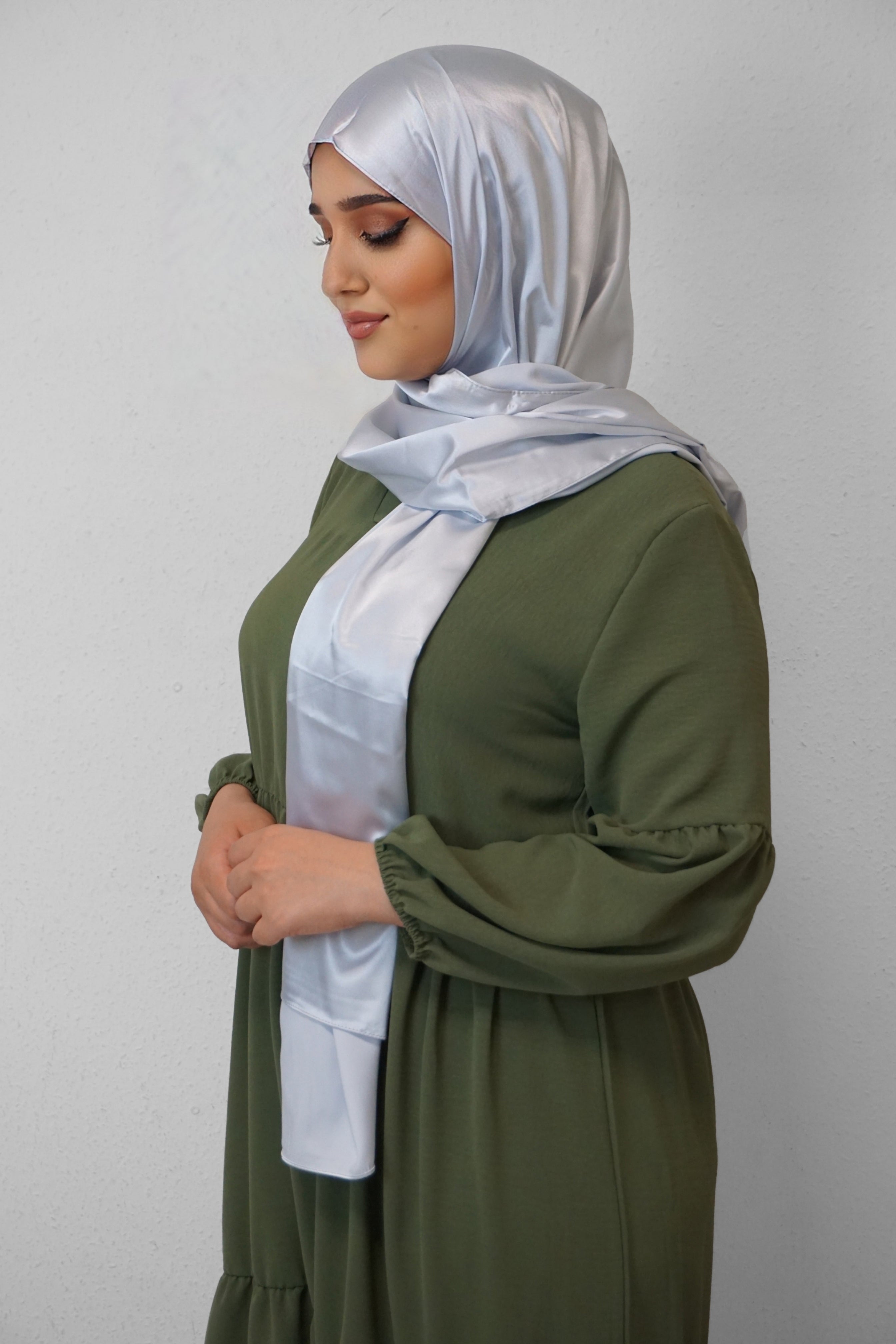 Satin Classic Hijab Silber