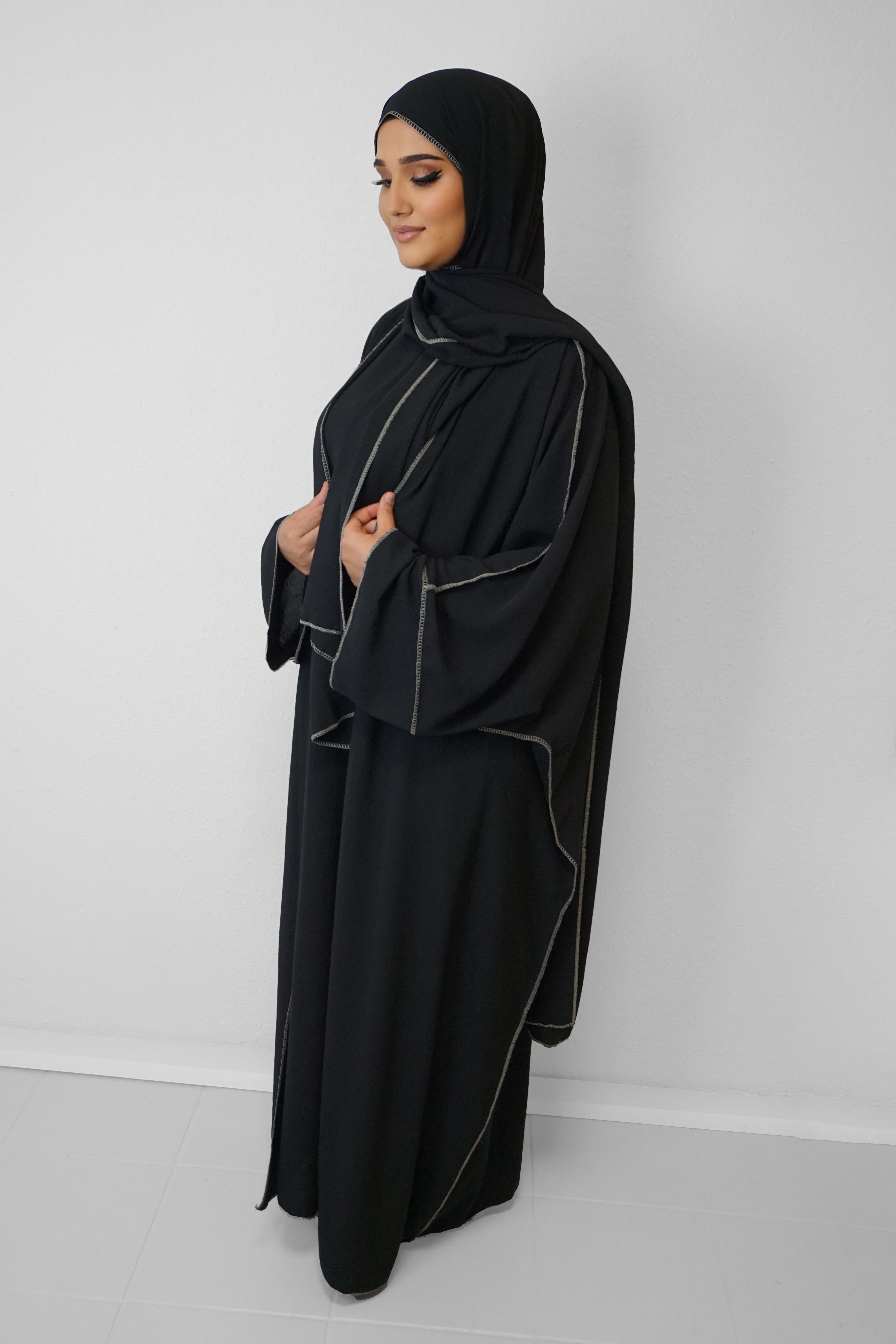 Abaya Naima Schwarz