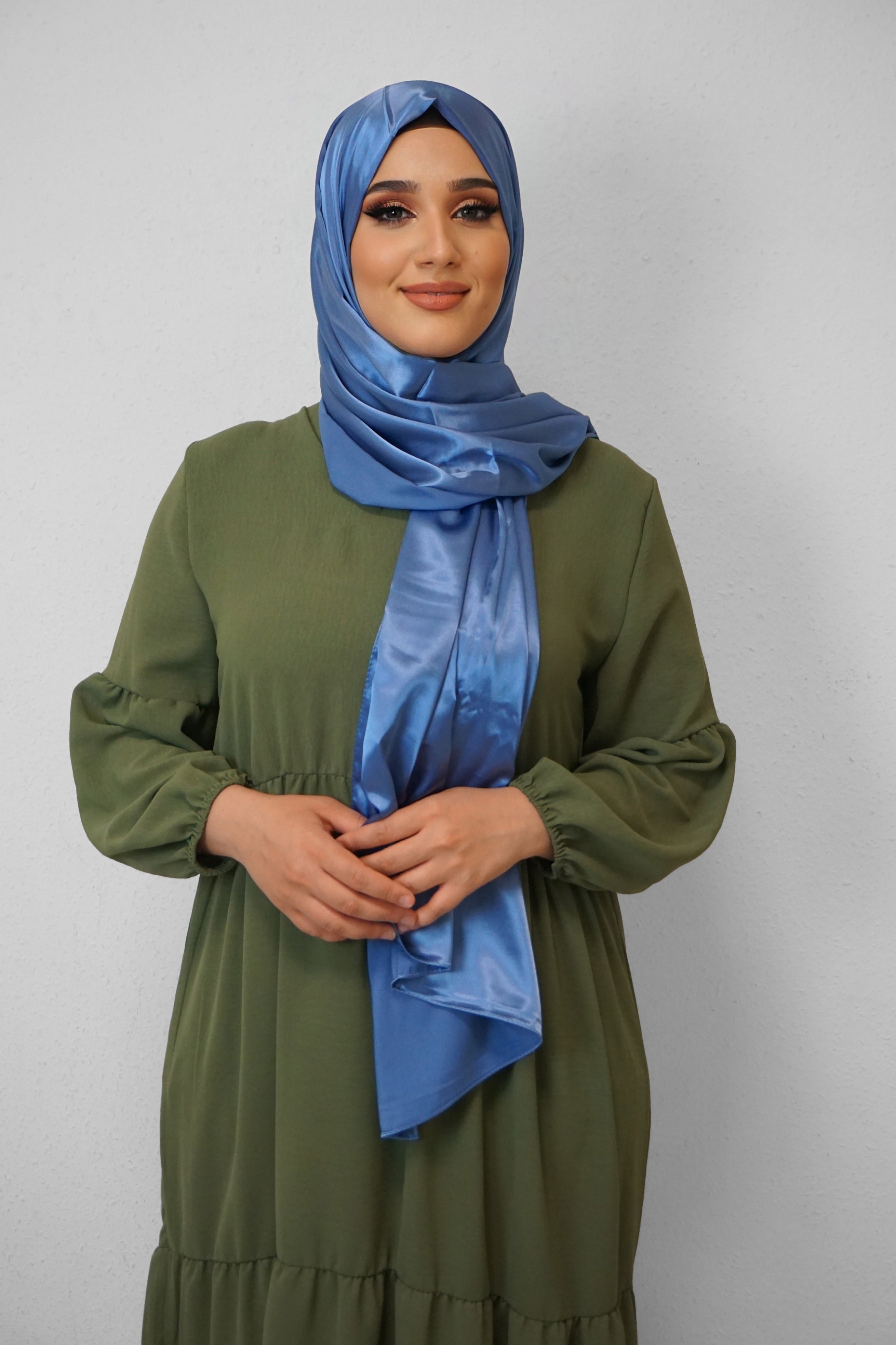 Satin Classic Hijab Jeansblau