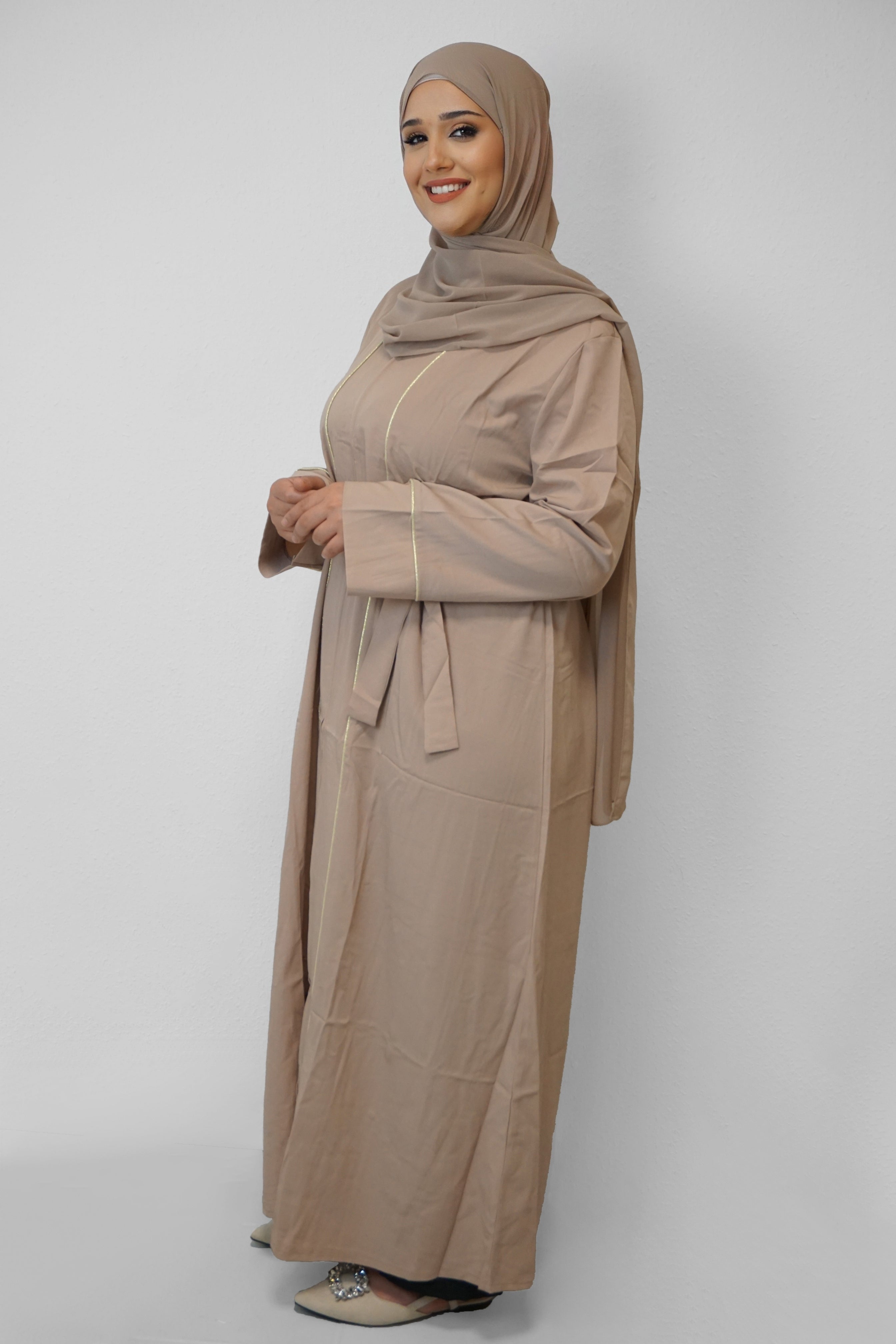 Abaya Namika mit Reisverschluss Beige