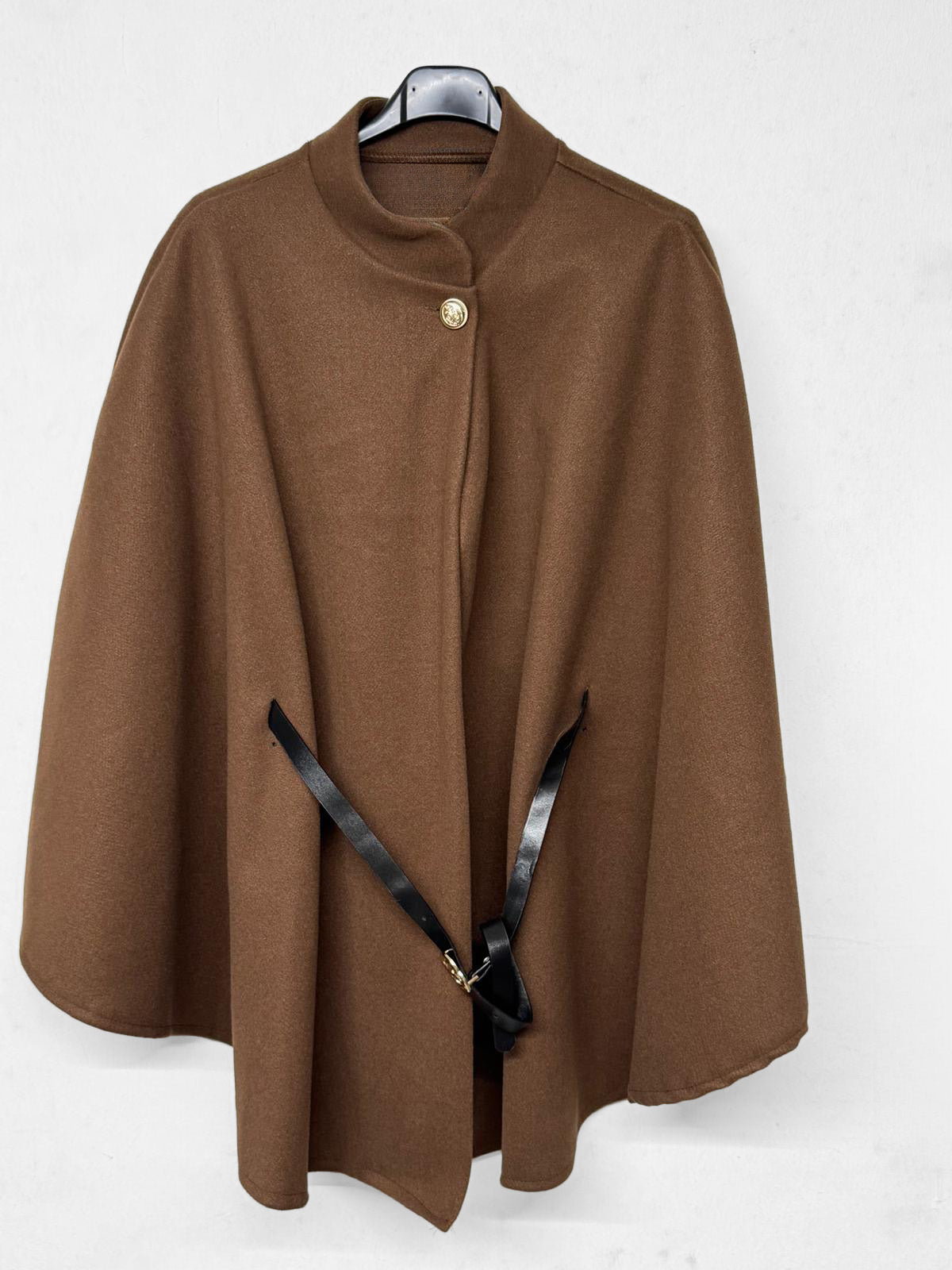 Poncho Emelie Braun