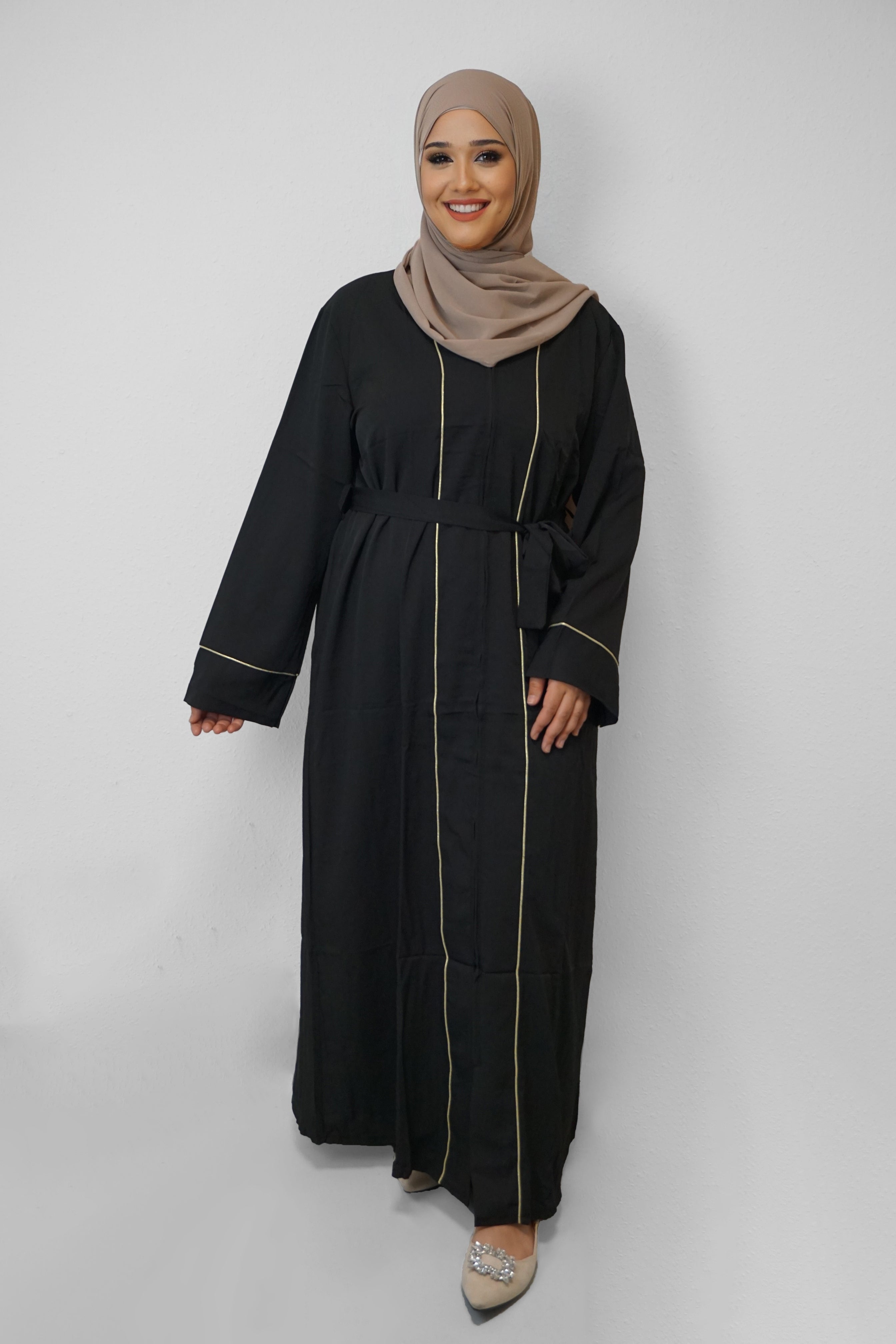 Abaya Namika mit Reisverschluss Schwarz