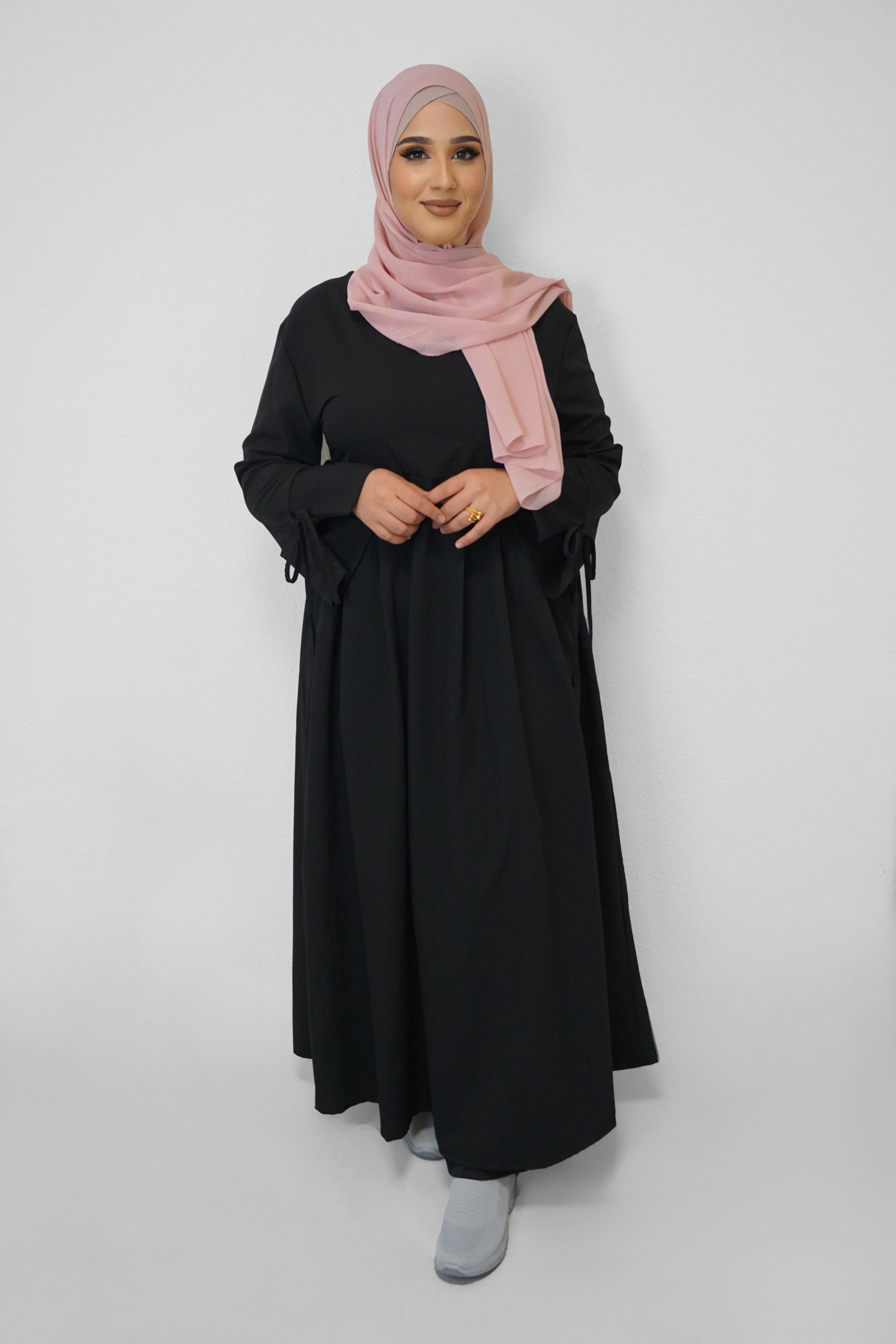 Abaya Yasmin Schwarz