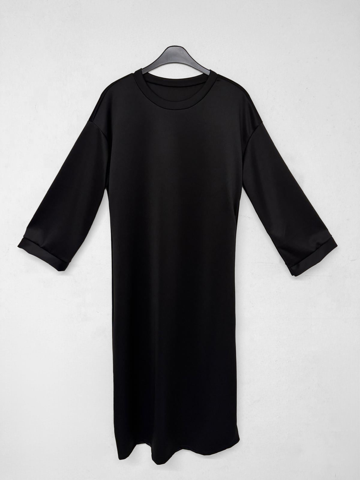 Abaya Eniola Schwarz