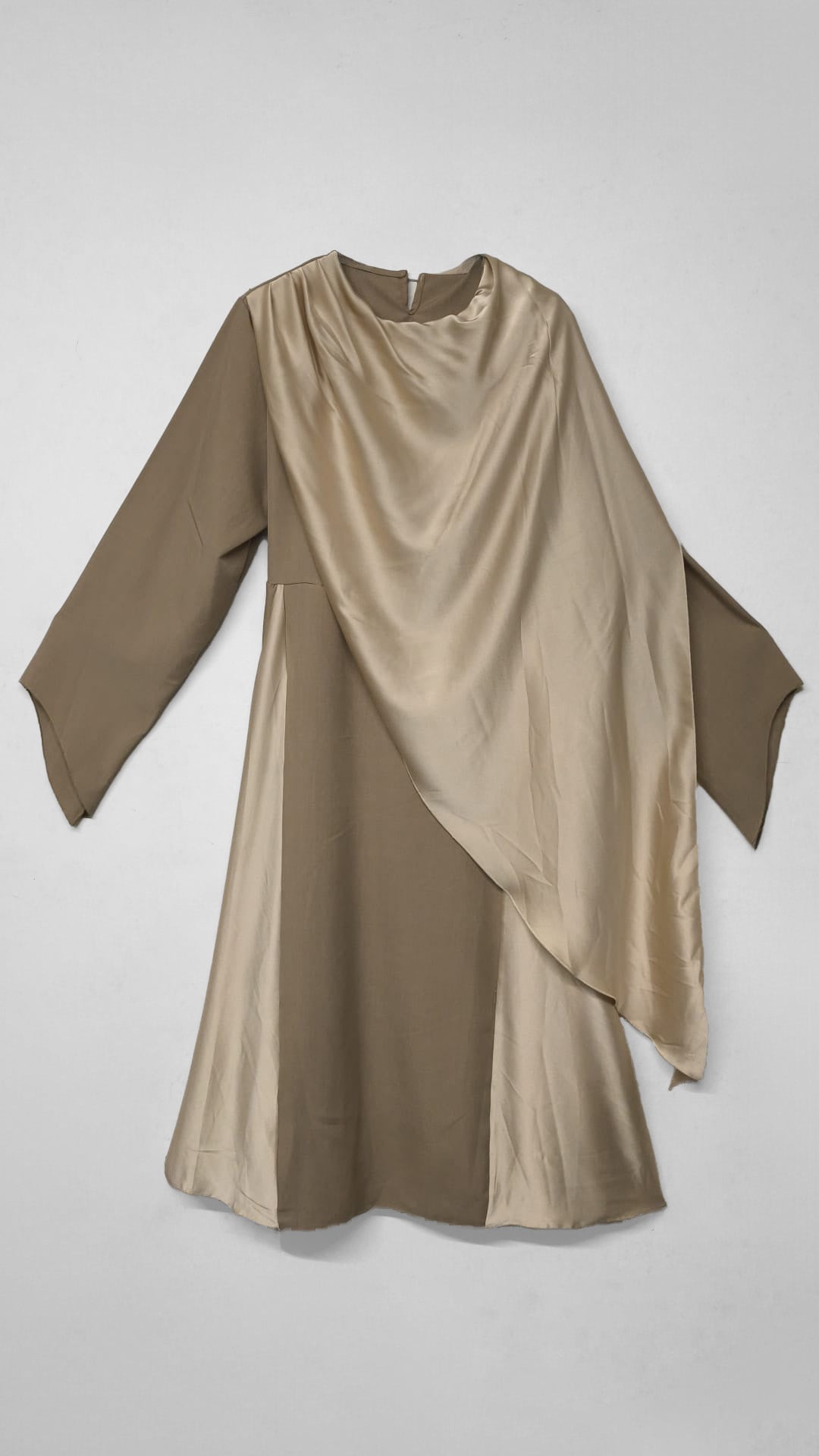 Abaya Seris Taupe