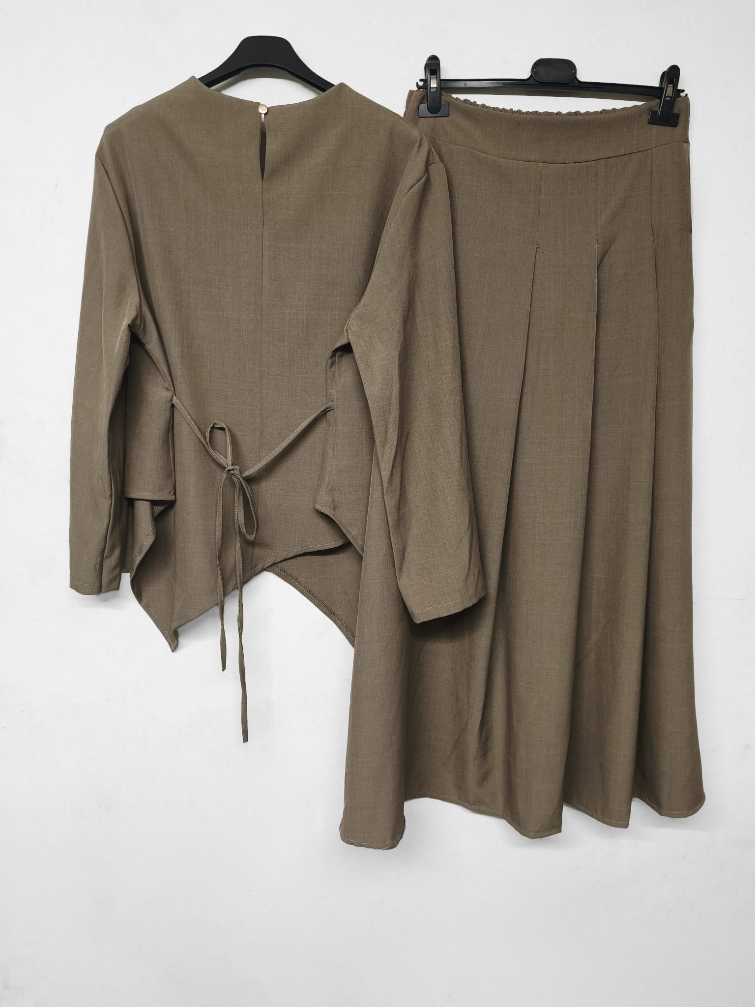 Zwei-Teiler Rock Elindra Taupe