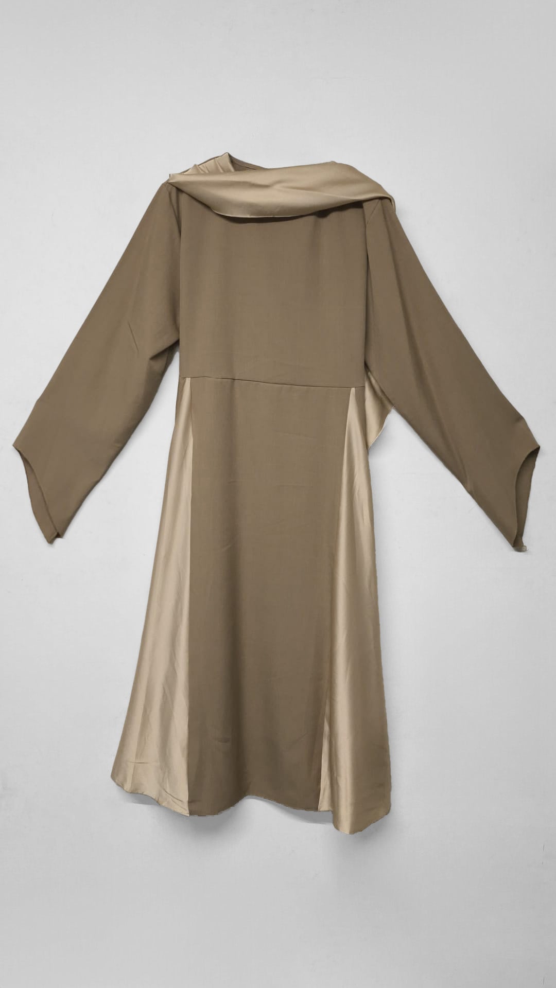 Abaya Seris Taupe