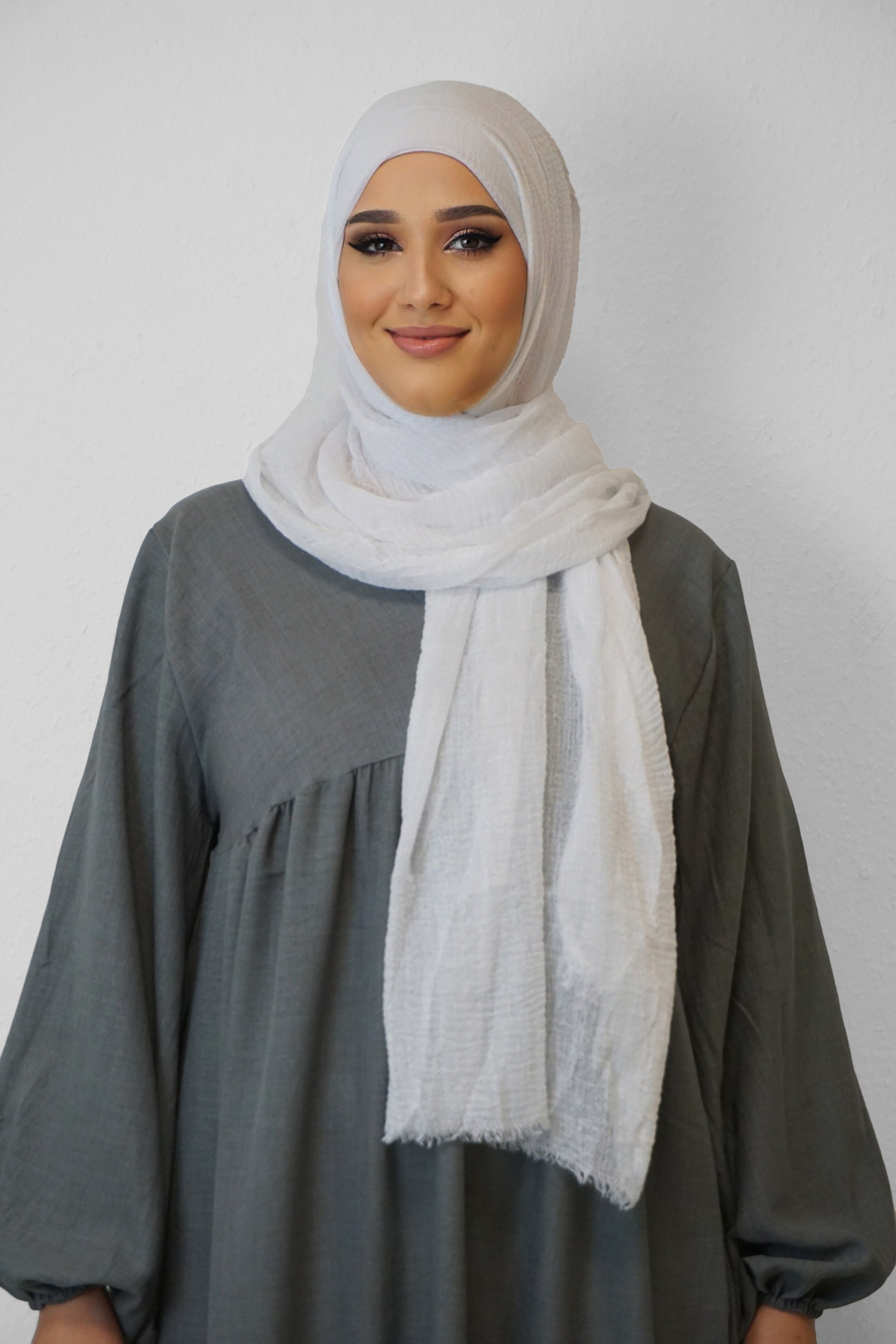 Daily Hijab Dalia Weiß