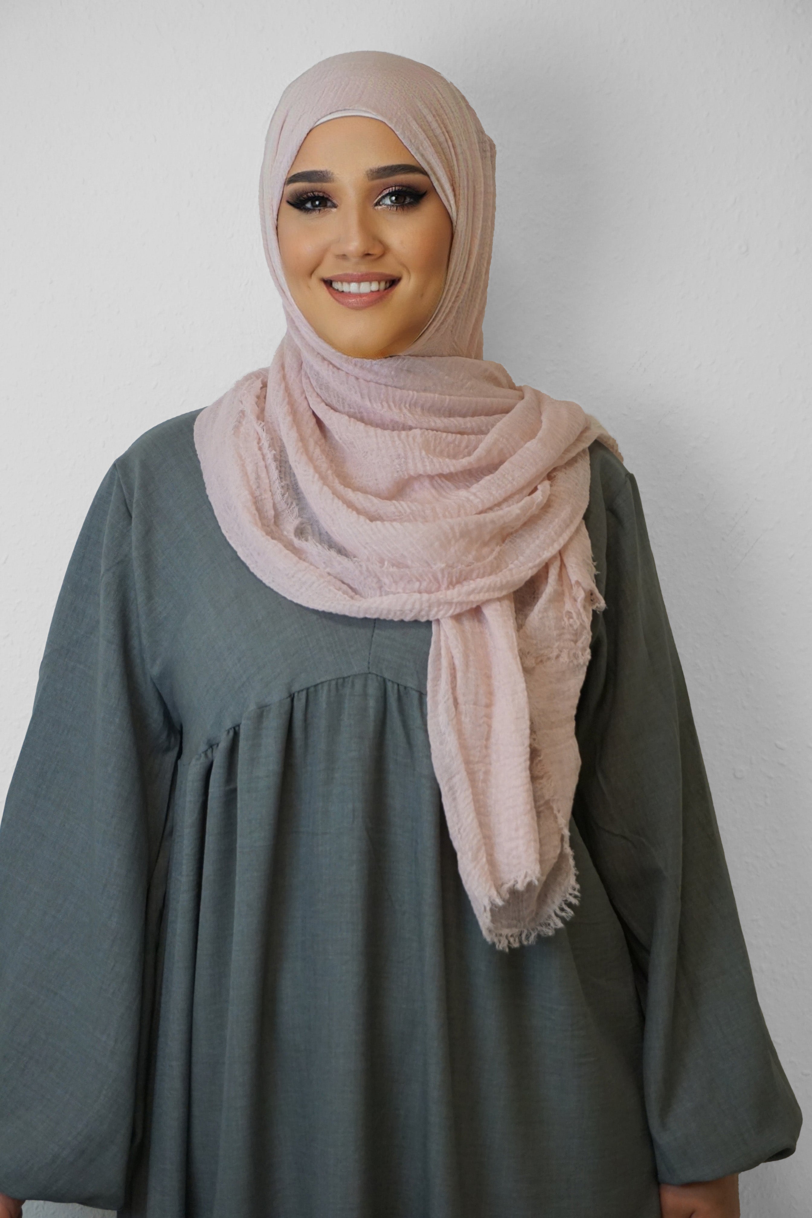 Daily Hijab Dalia Weißrosa