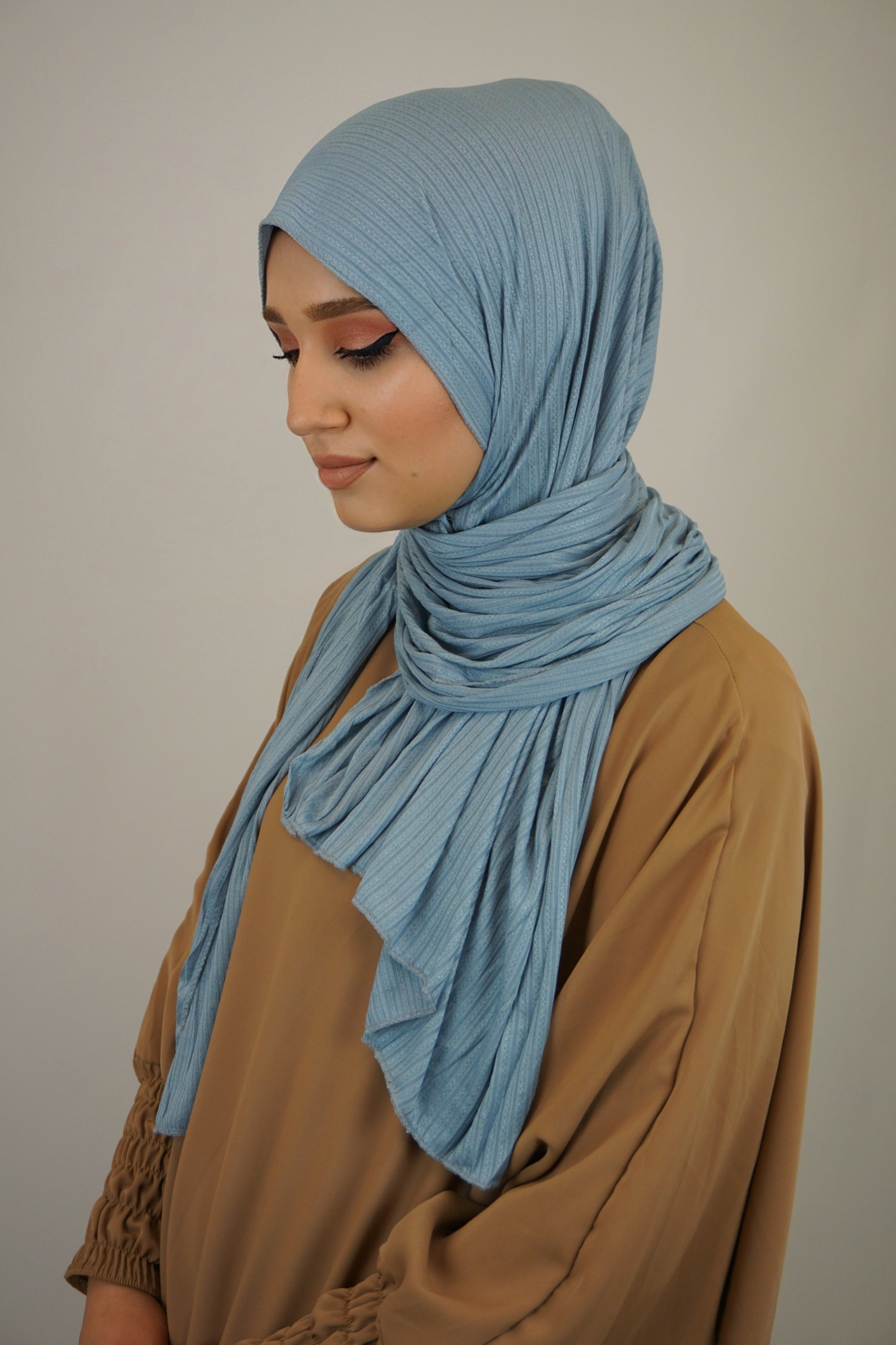 Premium Jersey Ripped Hijab Hellblau