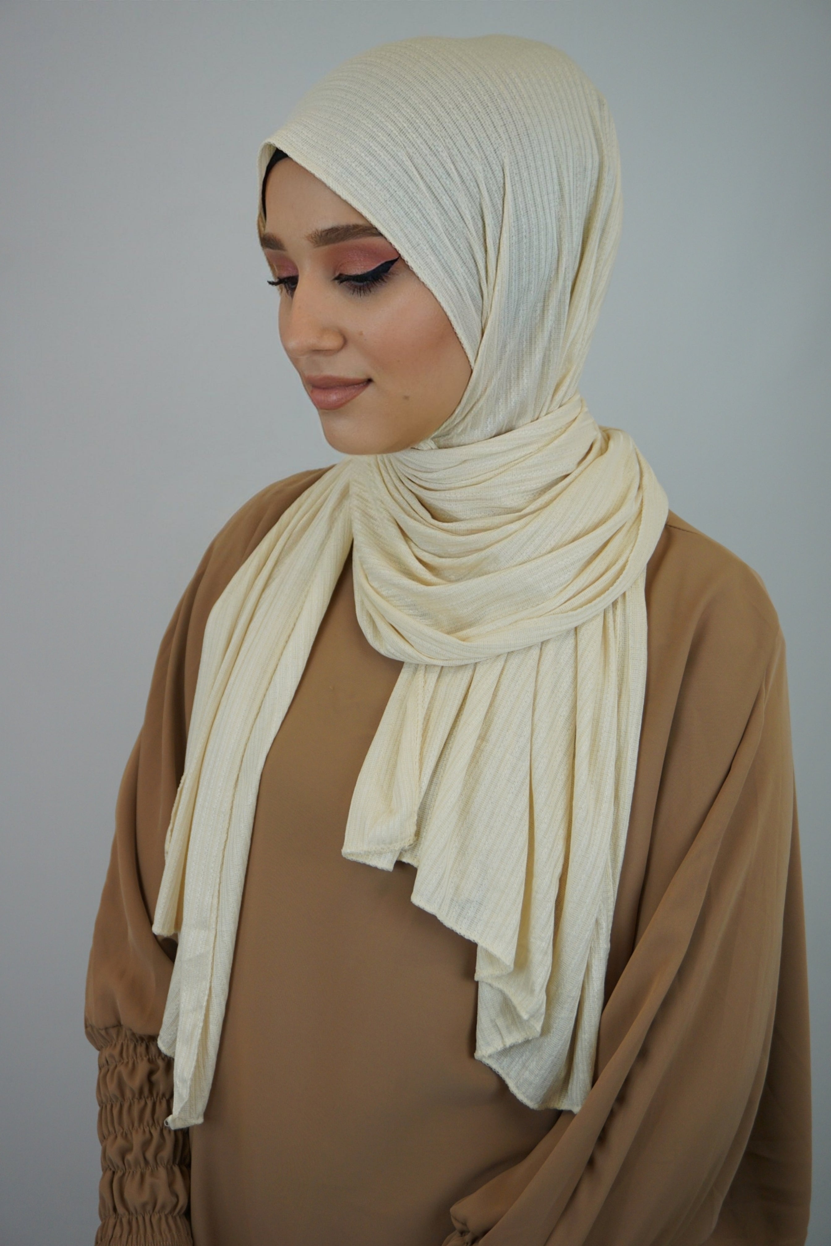 Premium Jersey Ripped Hijab Vanille