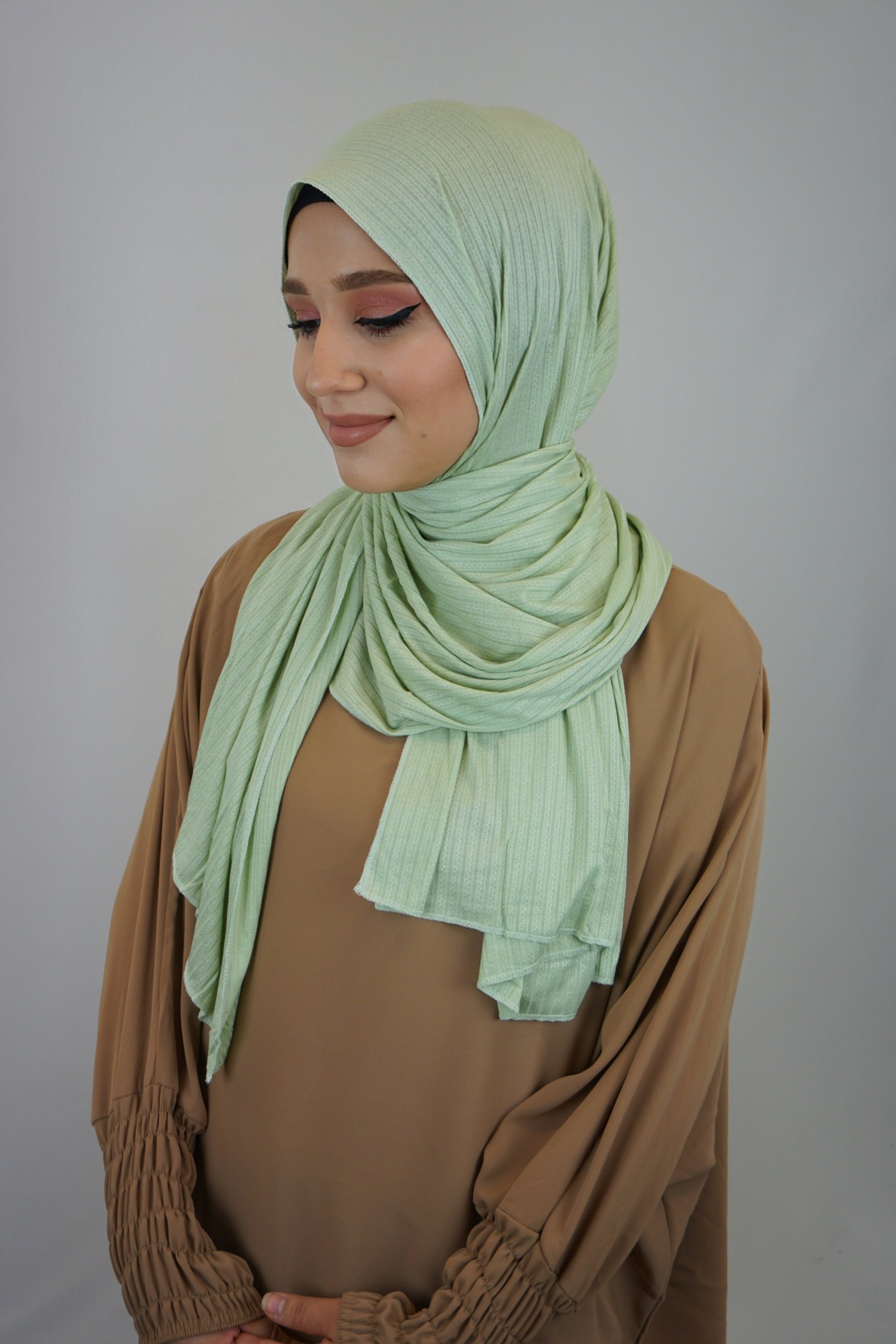 Premium Jersey Ripped Hijab Pistaziengrün