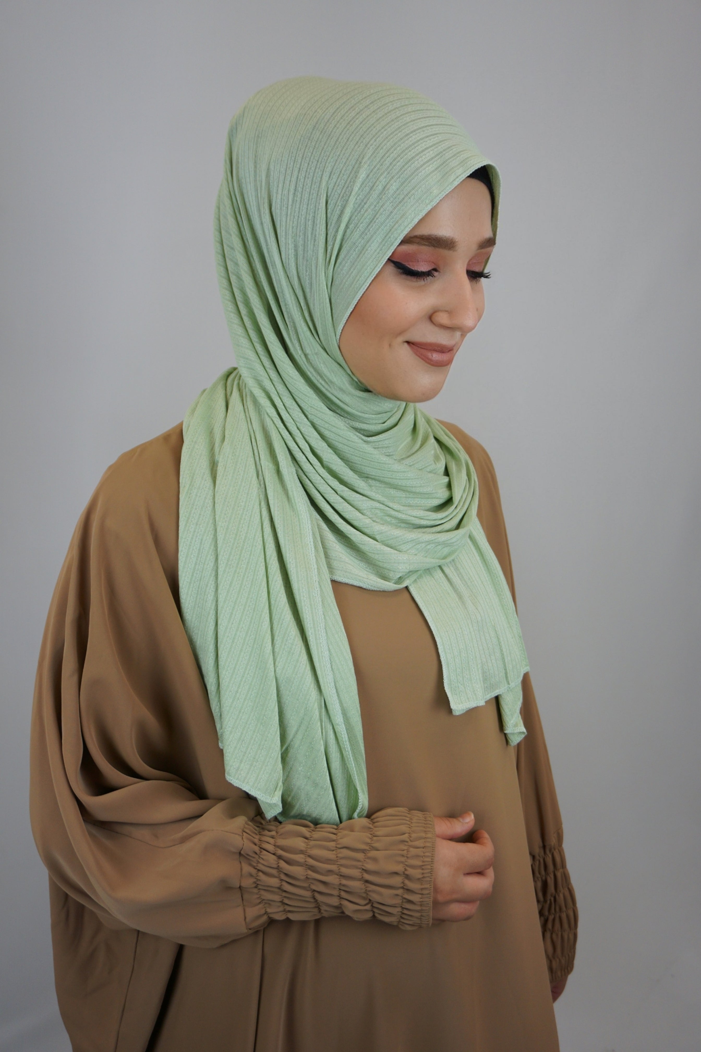 Premium Jersey Ripped Hijab Pistaziengrün