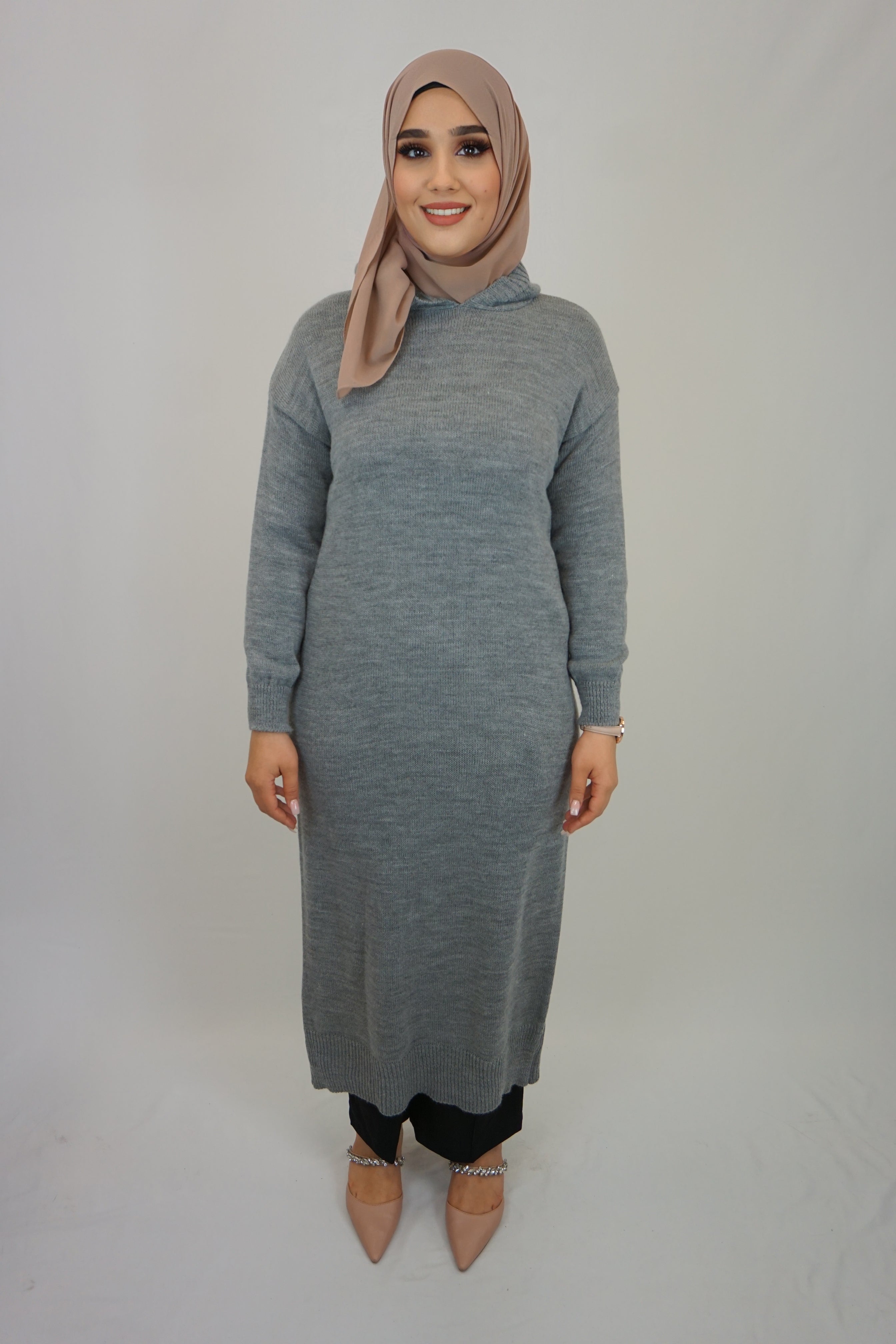 Strick-Kleid mit Kapuze Grau