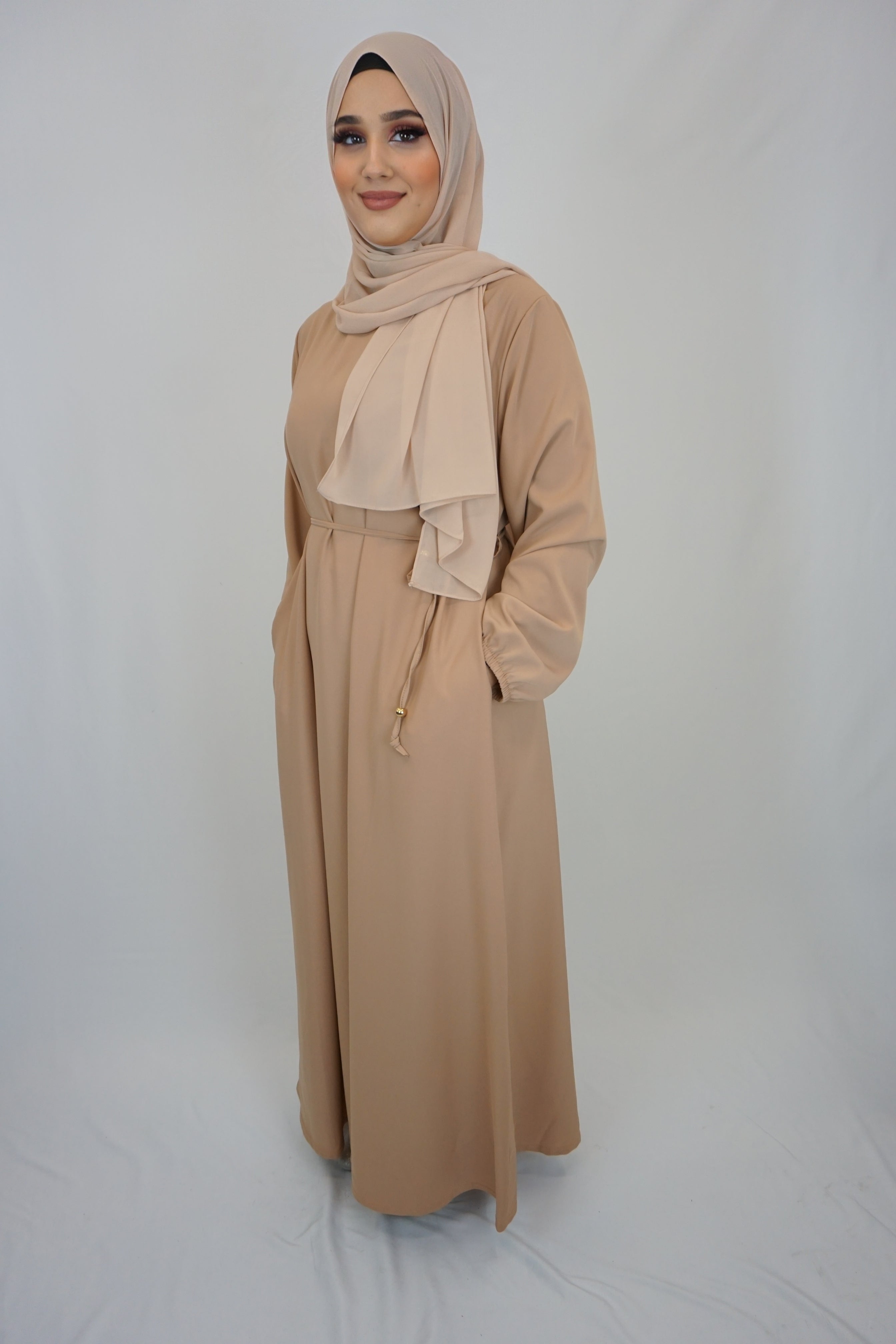 Basic Abaya Karamell