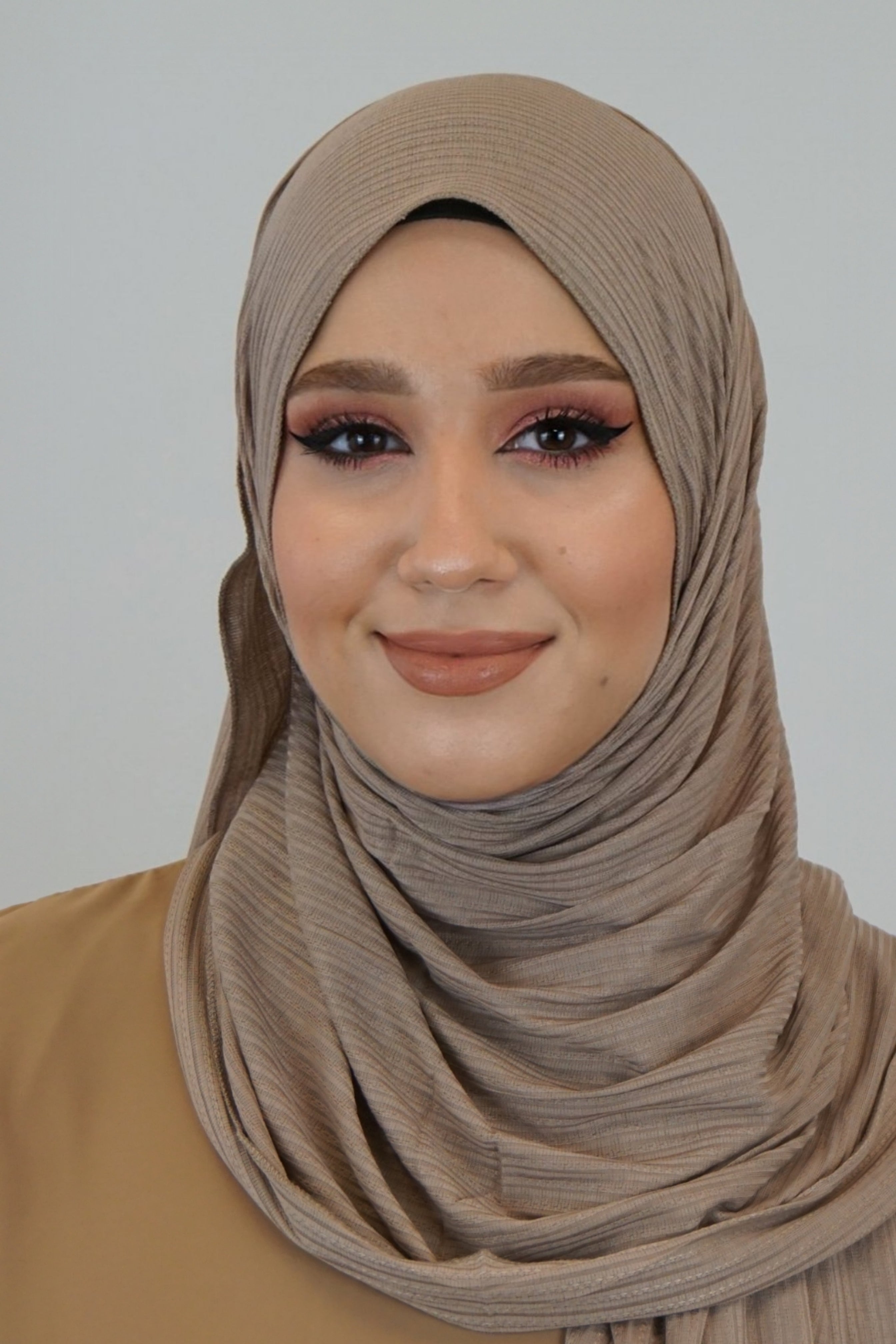 Premium Jersey Ripped Hijab Schlammbraun