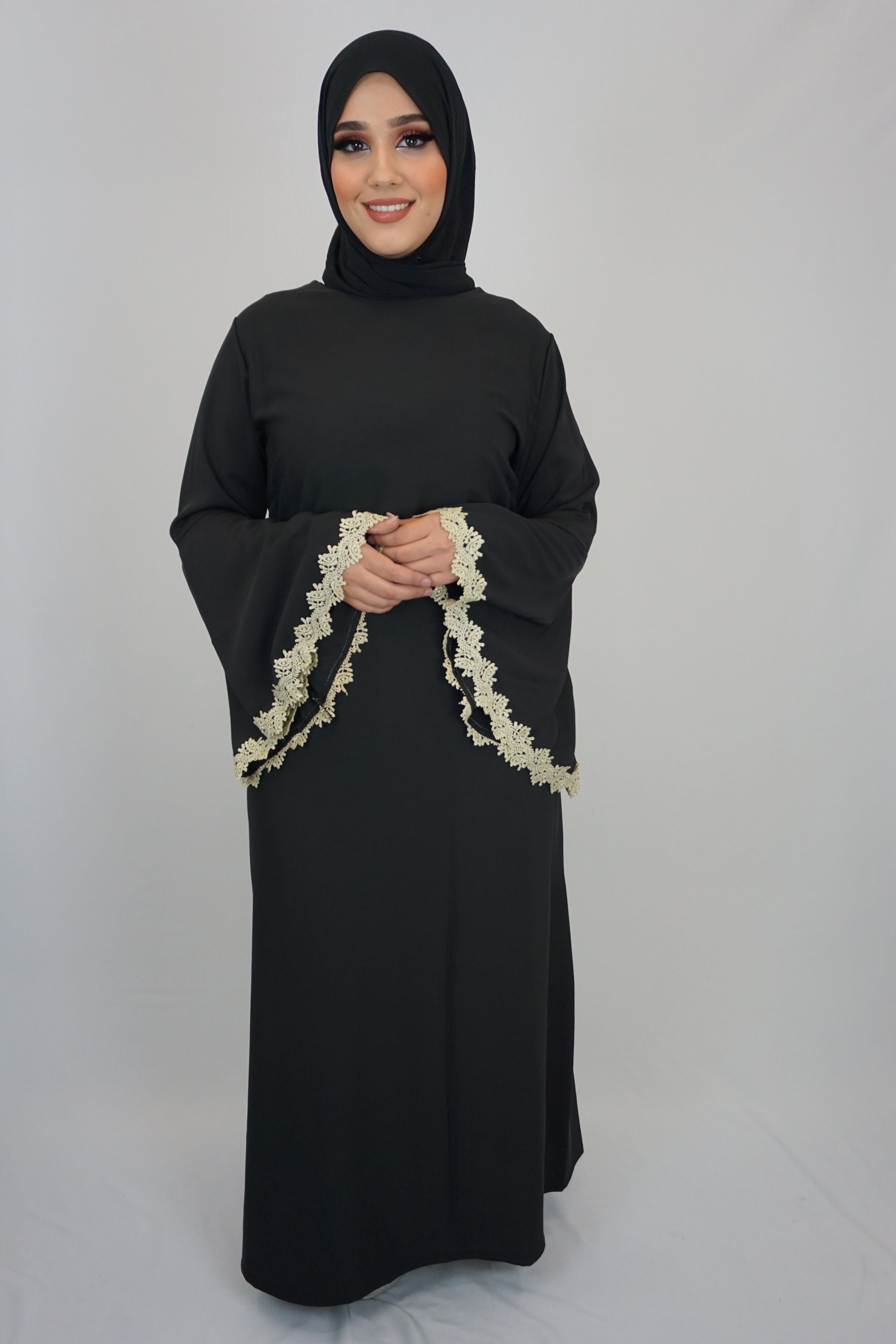 Abaya Sultana Schwarz