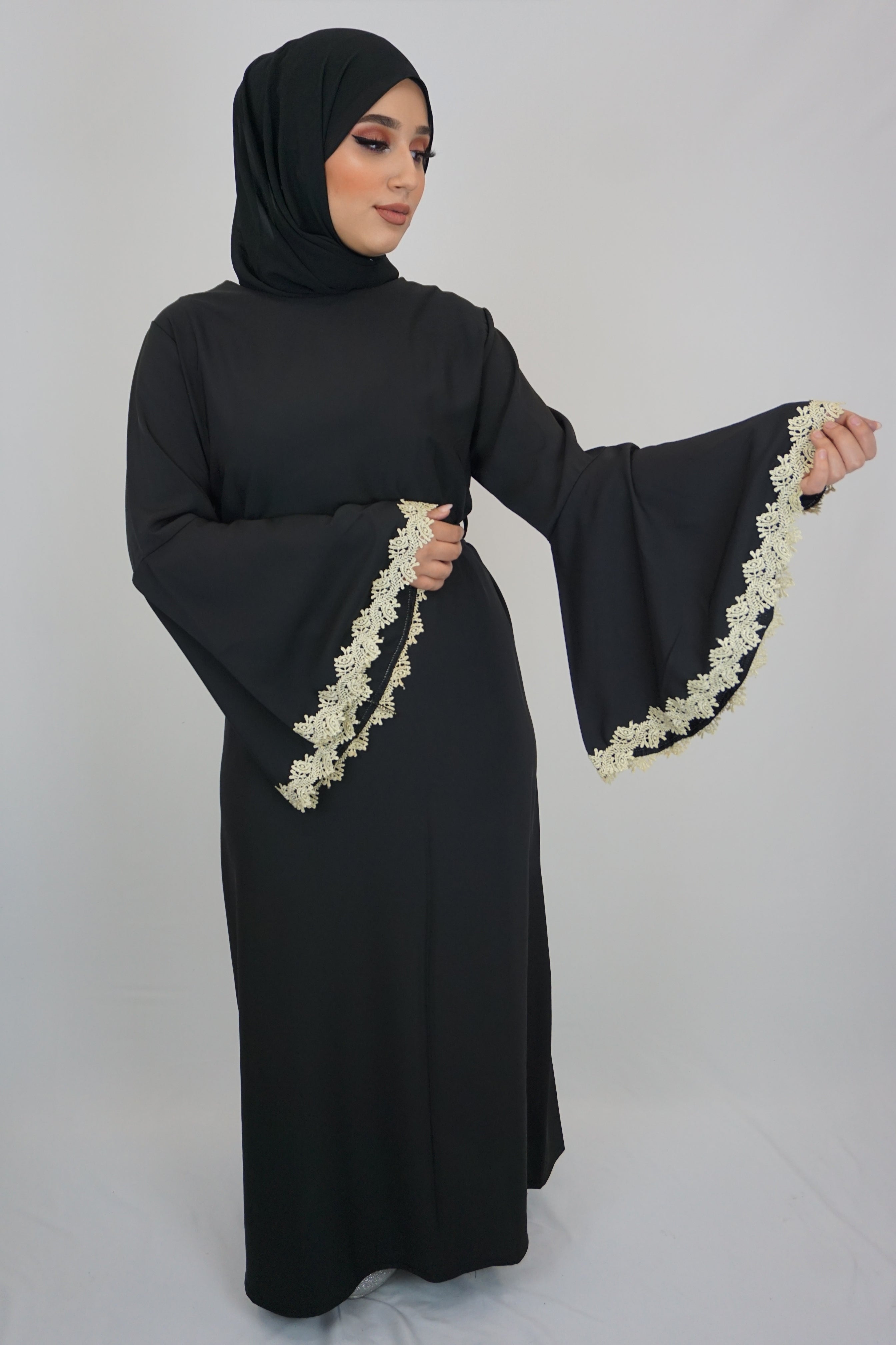 Abaya Sultana Schwarz